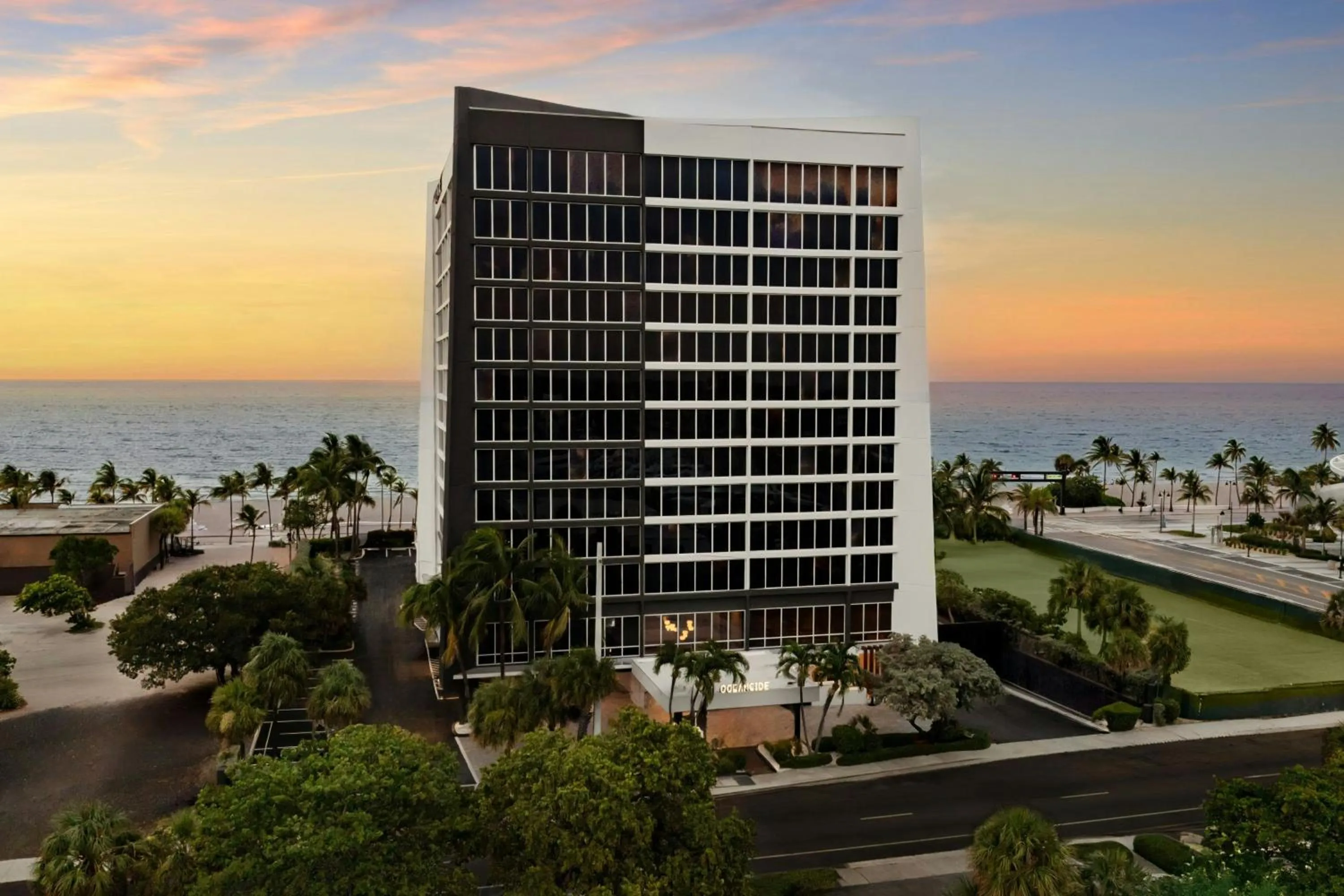 Beach in Courtyard by Marriott Oceanside Fort Lauderdale Beach