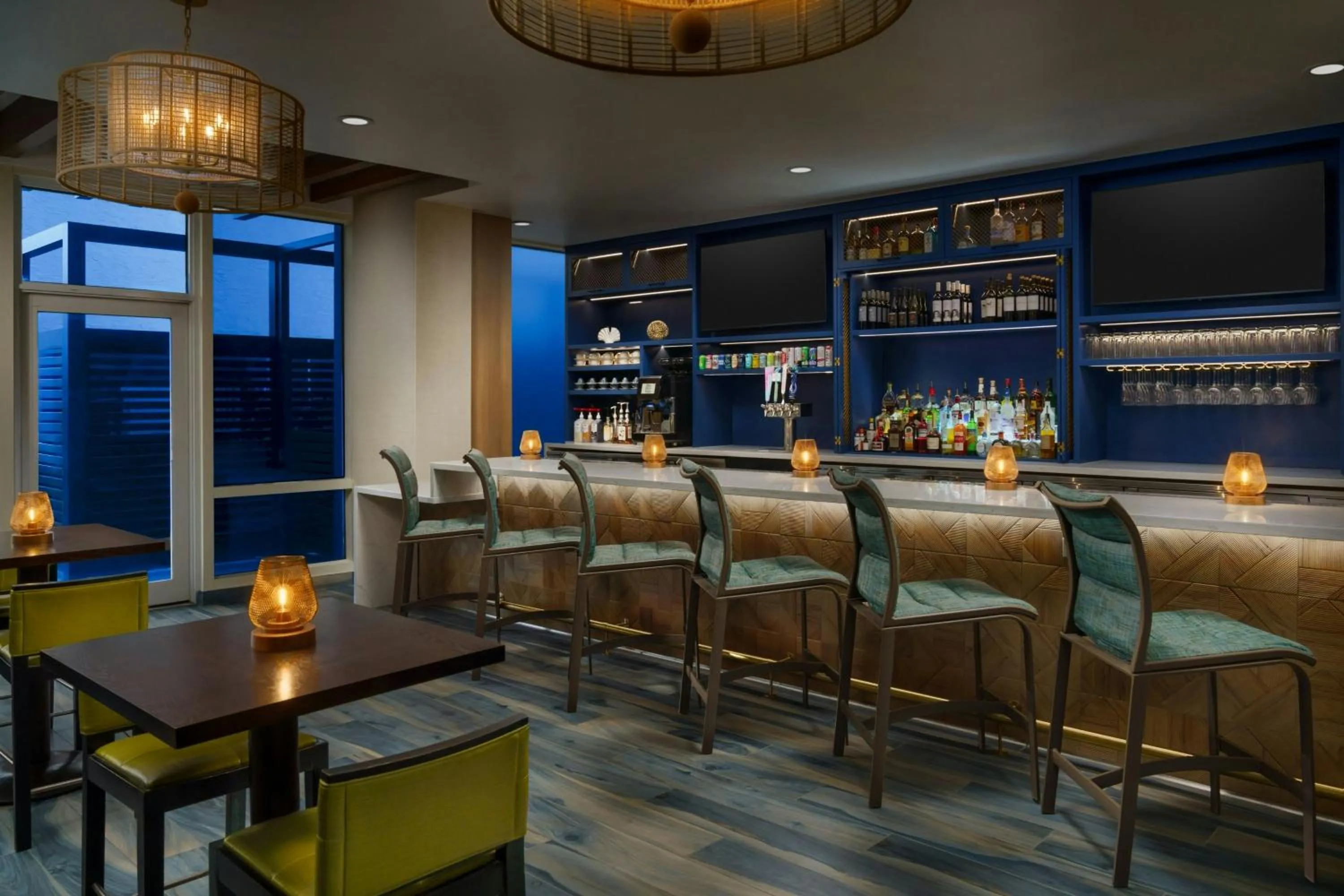 Lounge or bar in Courtyard by Marriott Oceanside Fort Lauderdale Beach