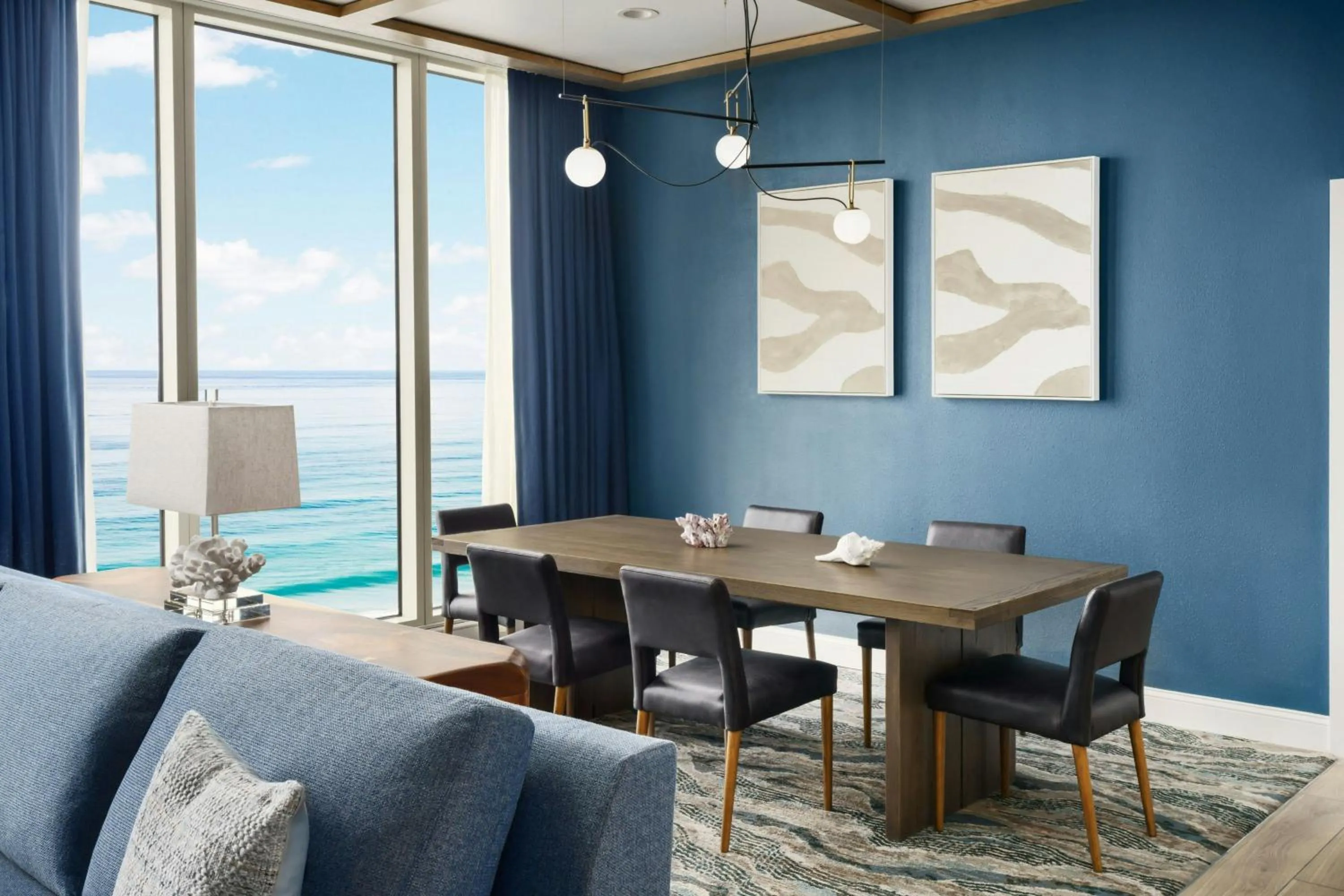 Photo of the whole room in Courtyard by Marriott Oceanside Fort Lauderdale Beach