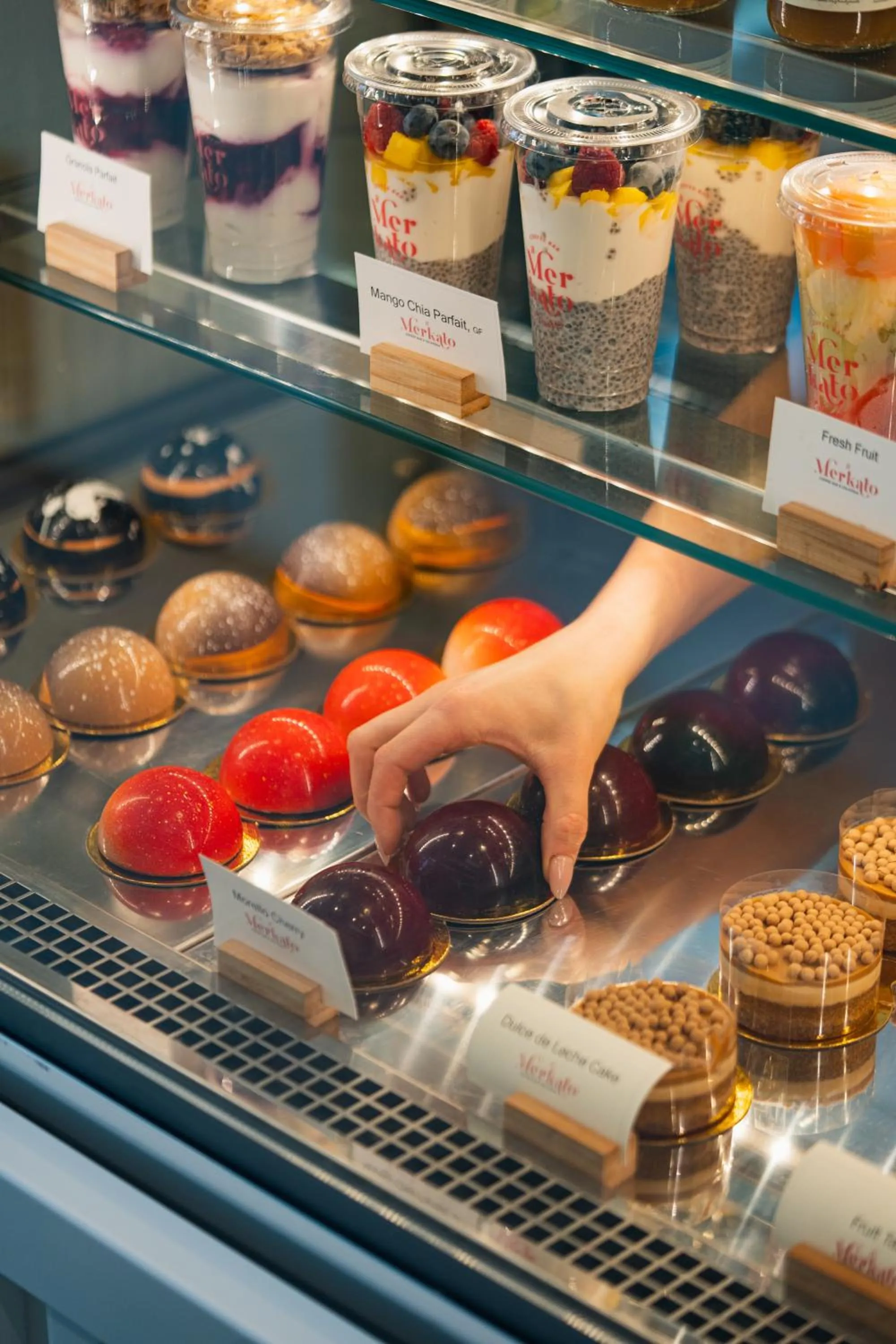 Restaurant/places to eat in Cadillac Hotel & Beach Club, Autograph Collection