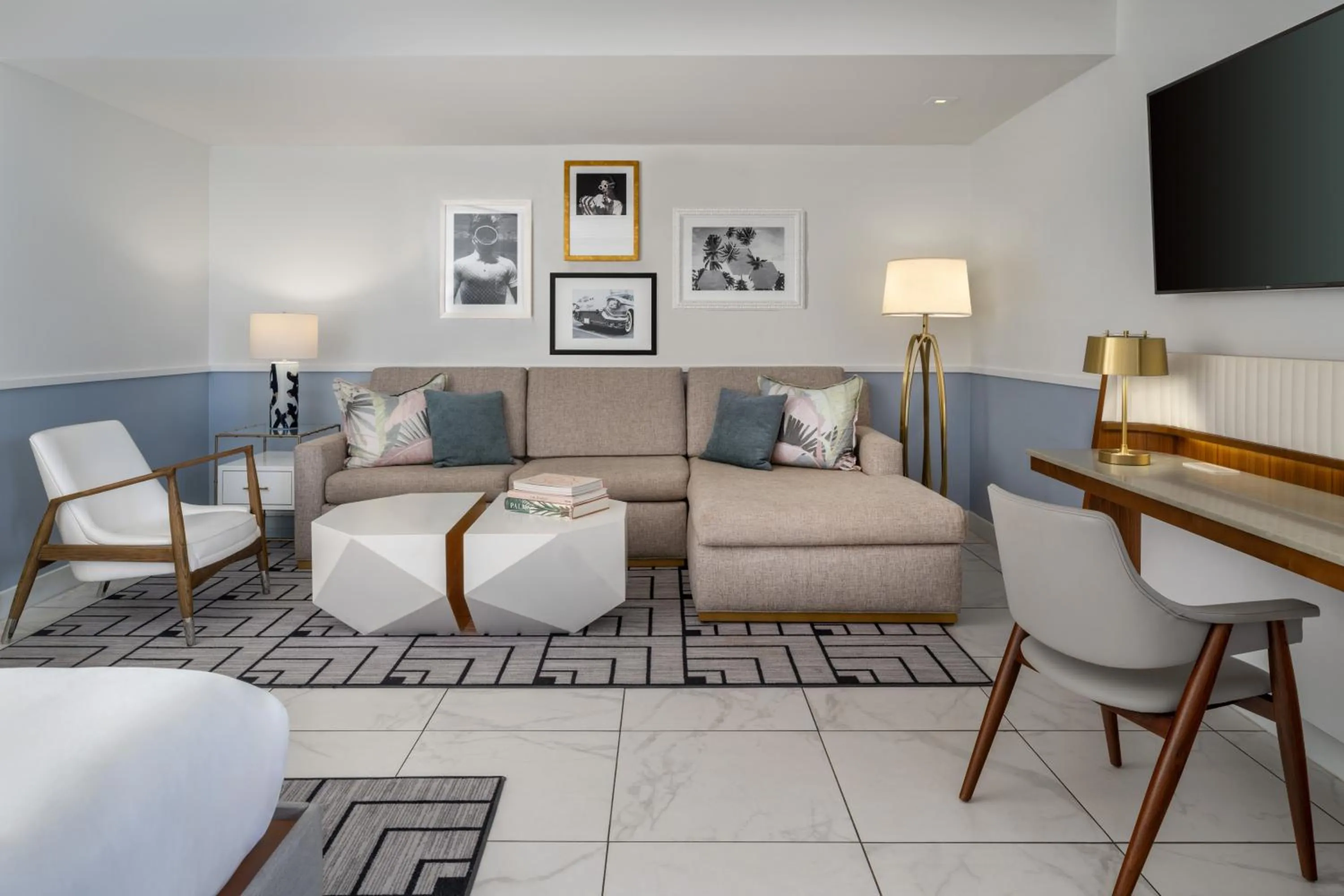 Living room in Cadillac Hotel & Beach Club, Autograph Collection