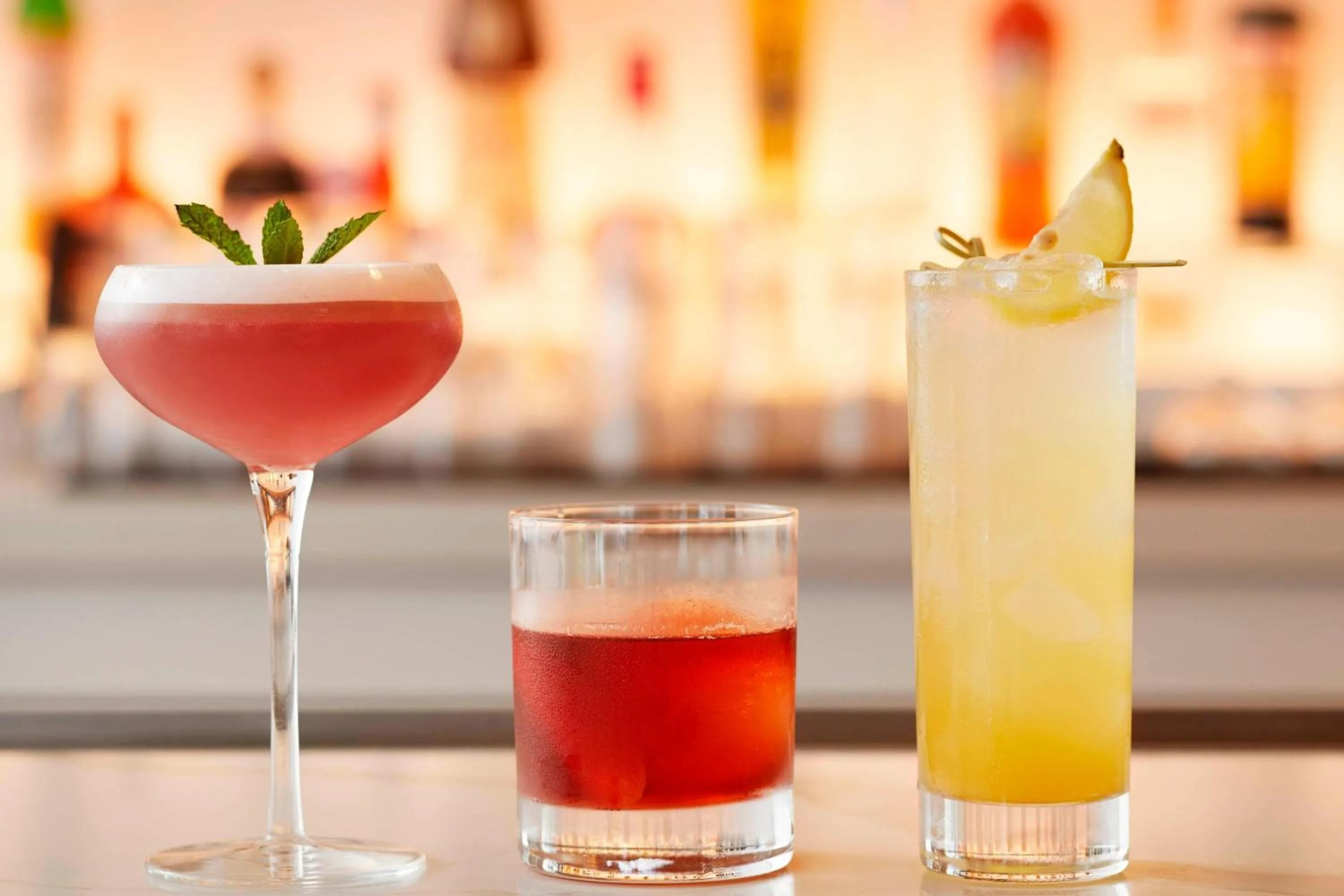 Restaurant/places to eat in Cadillac Hotel & Beach Club, Autograph Collection