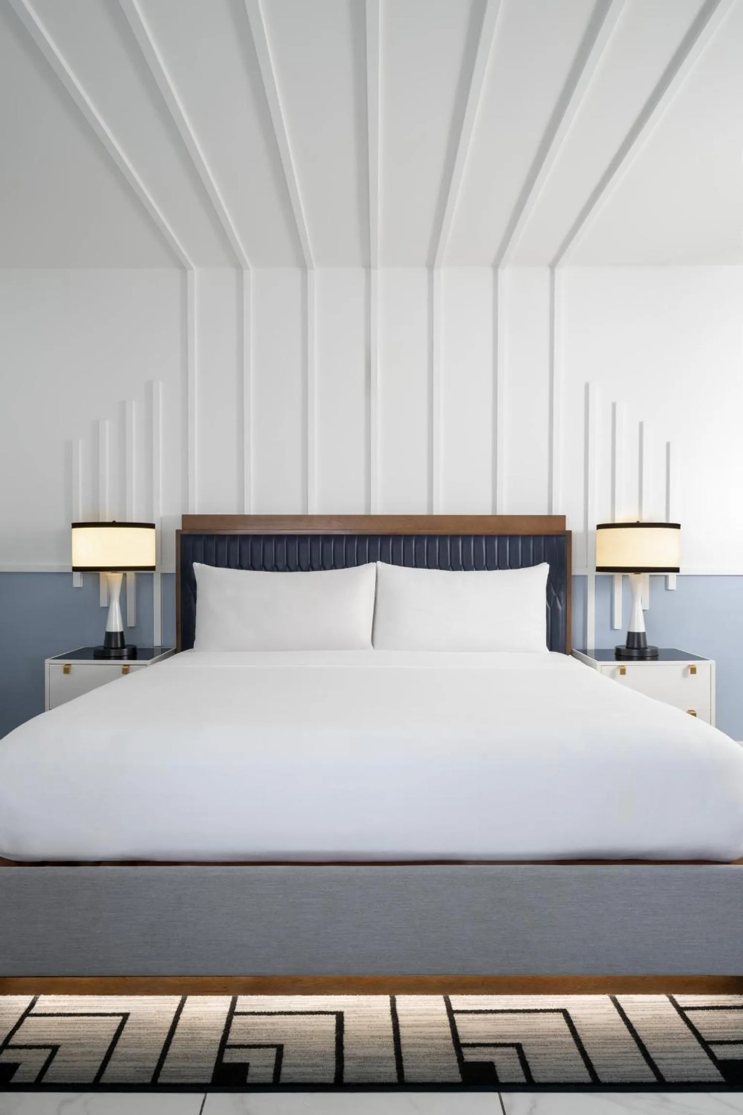 Bed in Cadillac Hotel & Beach Club, Autograph Collection