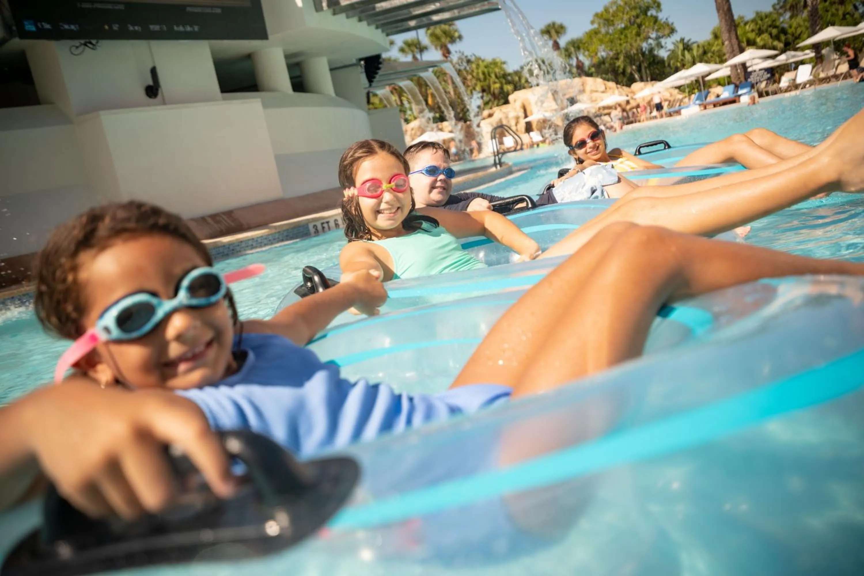 Swimming pool in Orlando World Center Marriott