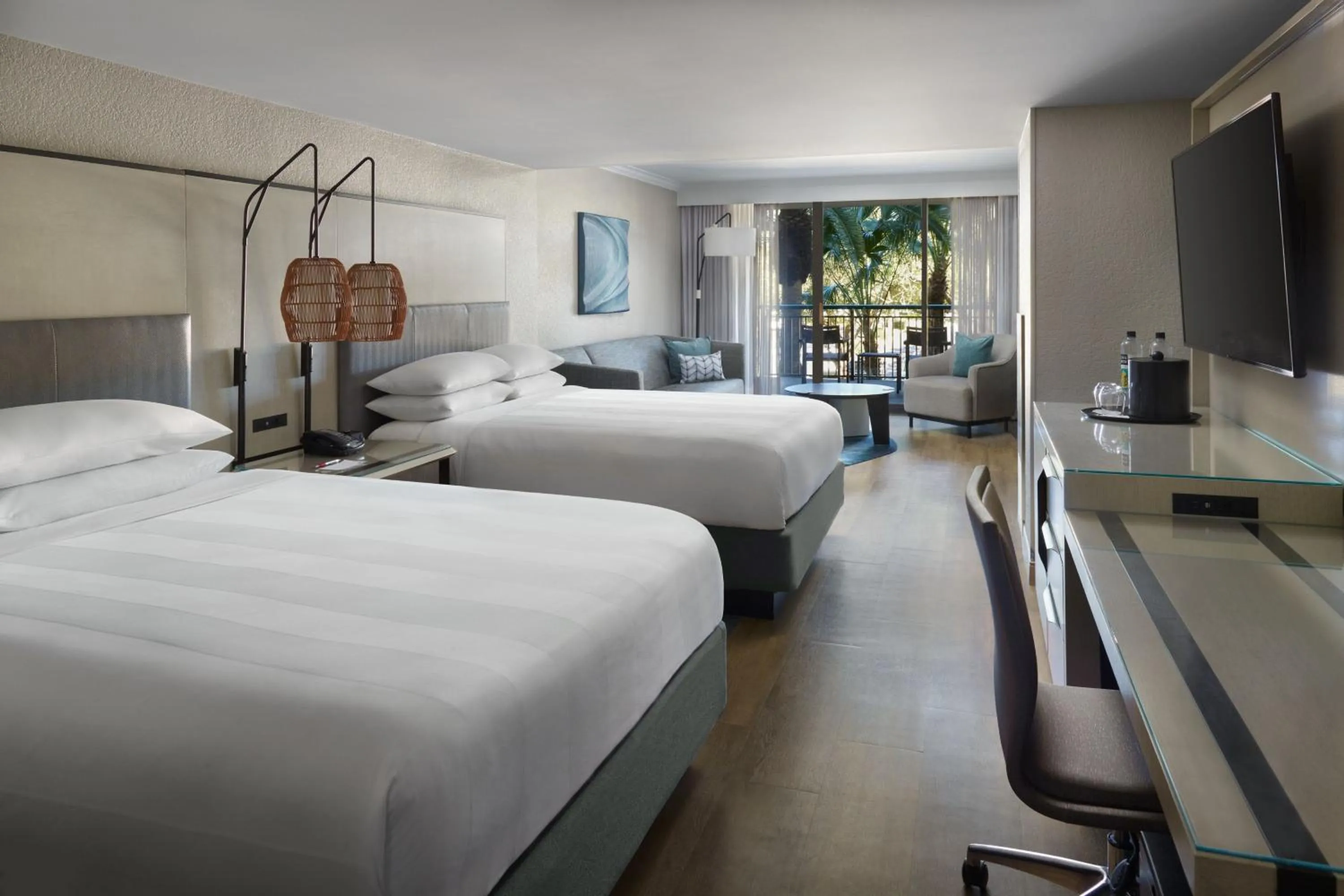 Photo of the whole room, Bed in Orlando World Center Marriott