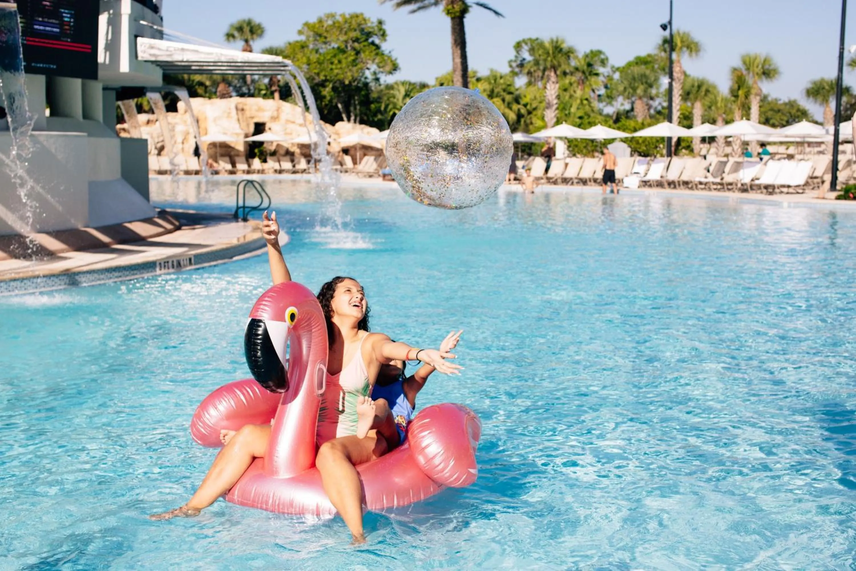 Swimming pool in Orlando World Center Marriott