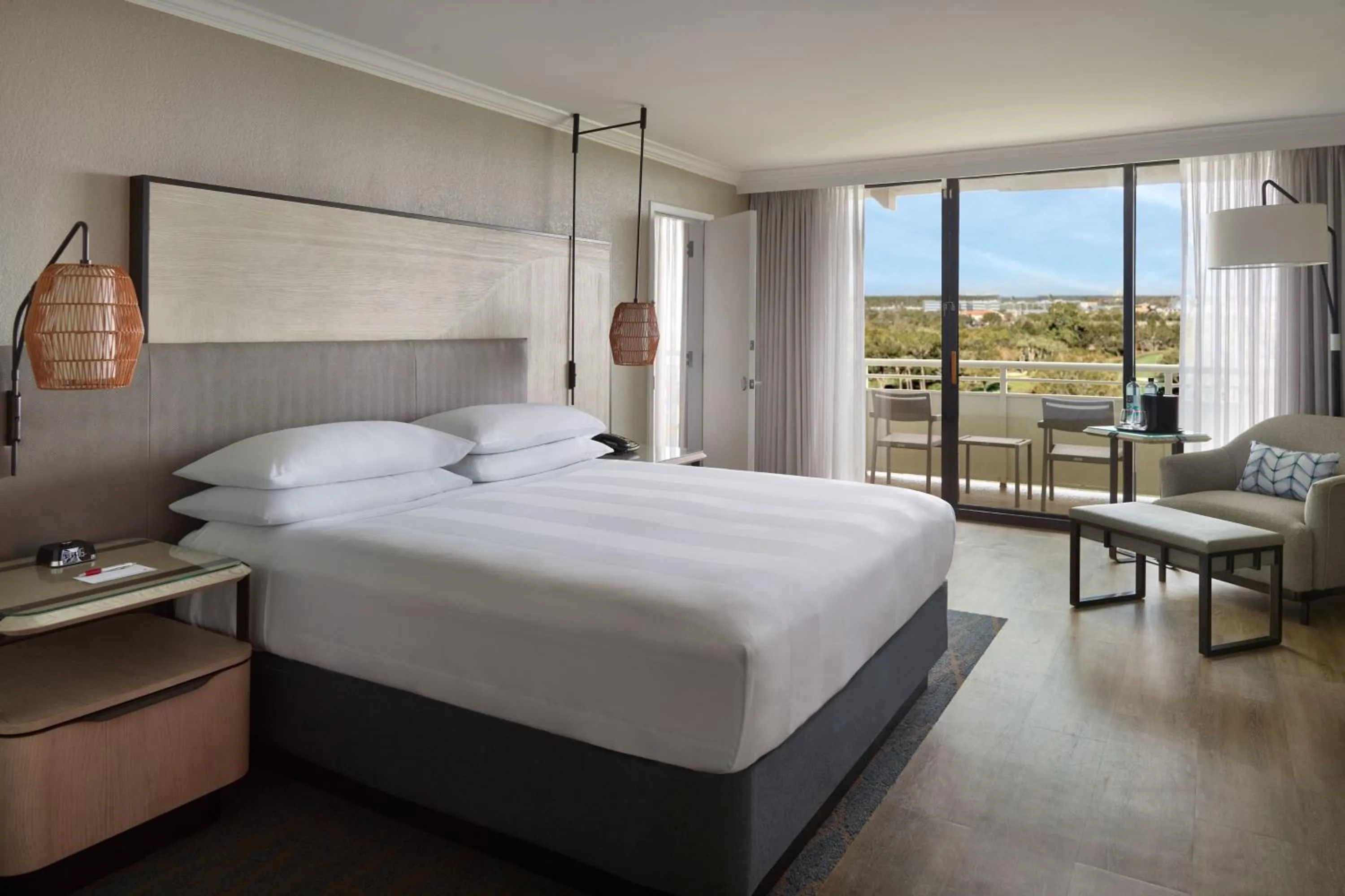 Photo of the whole room, Bed in Orlando World Center Marriott