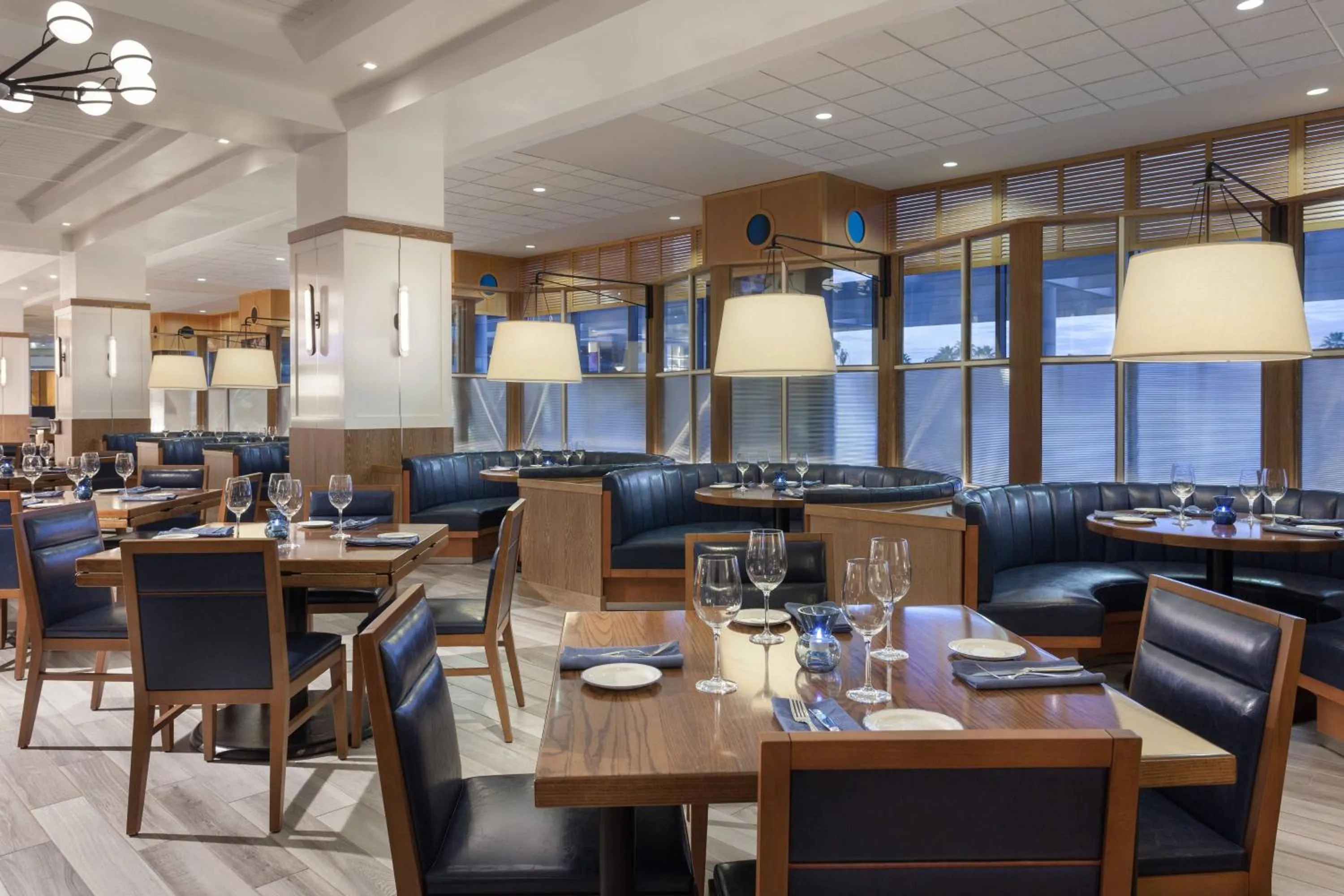 Restaurant/places to eat in Orlando World Center Marriott