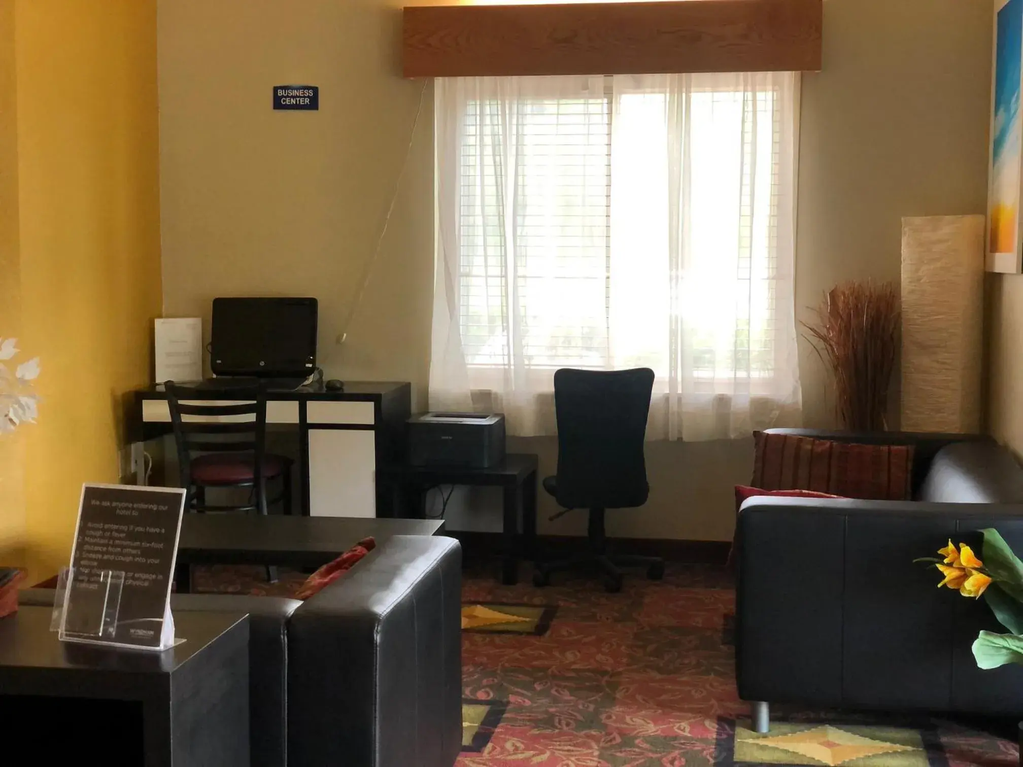 Lobby or reception, Seating Area in AIRPORT LODGING Pittsburgh Airport