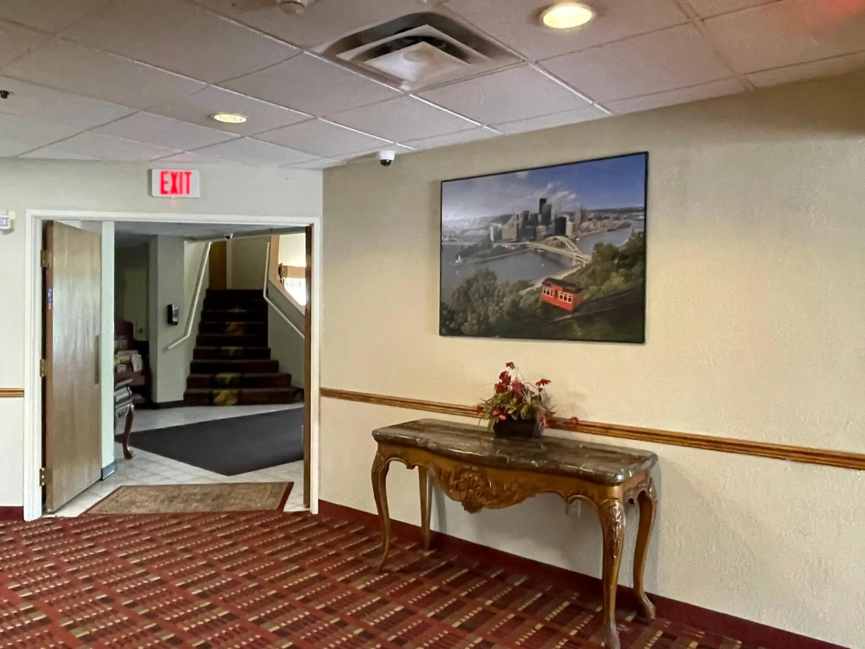 Property building in AIRPORT LODGING Pittsburgh Airport