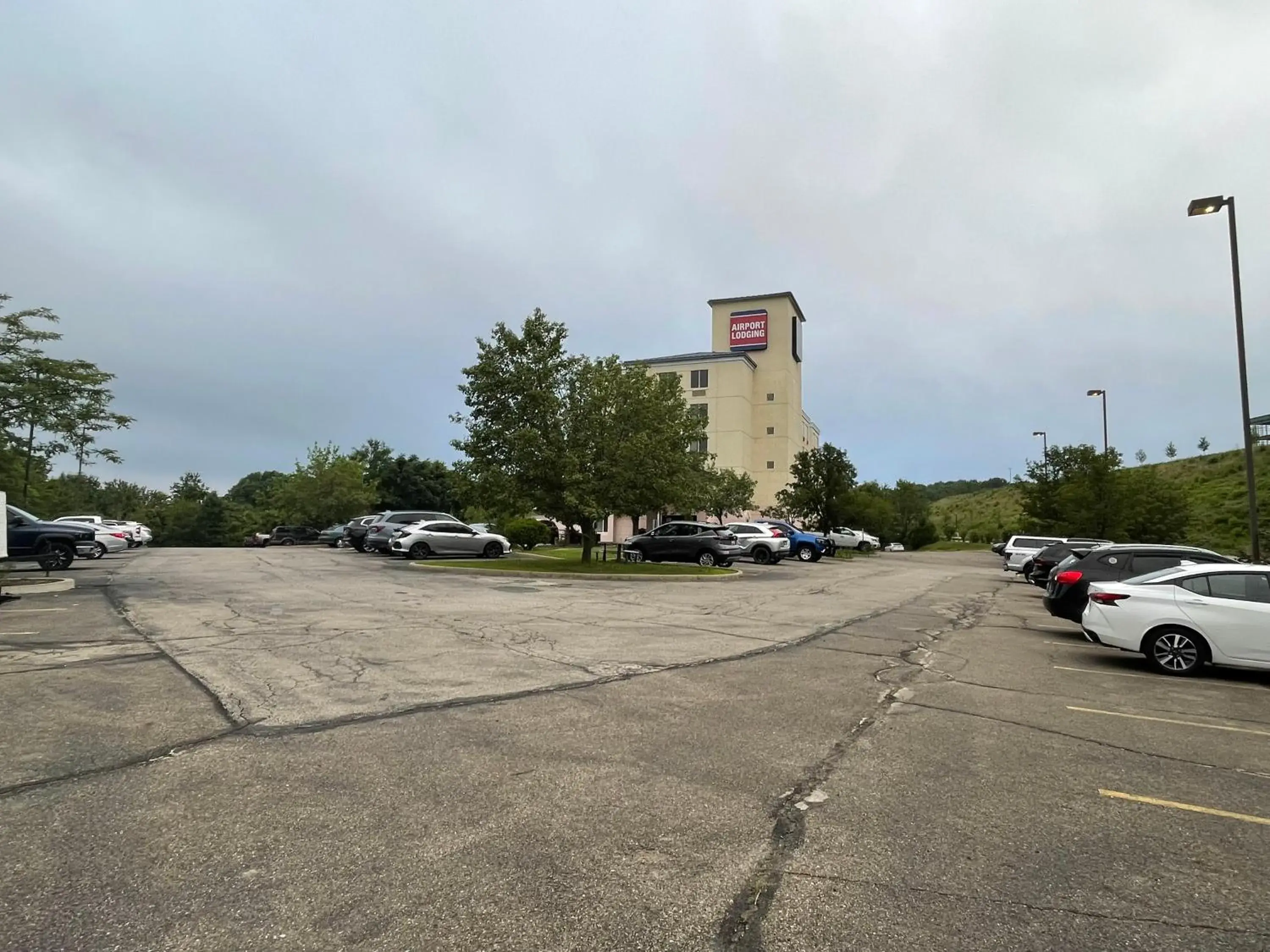 Property Building in AIRPORT LODGING Pittsburgh Airport