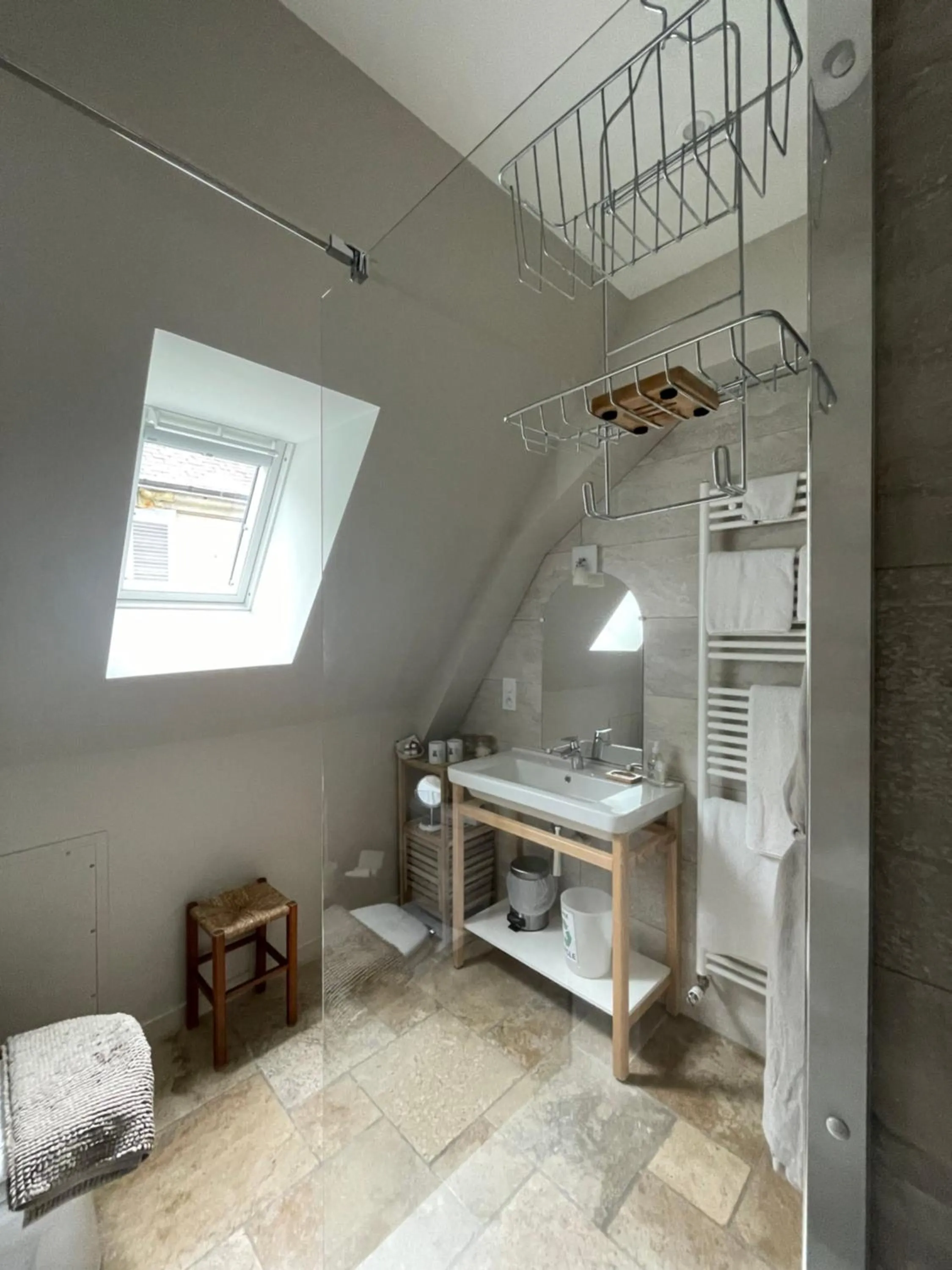 Bathroom, Bed in Au Relais Saint Maurice