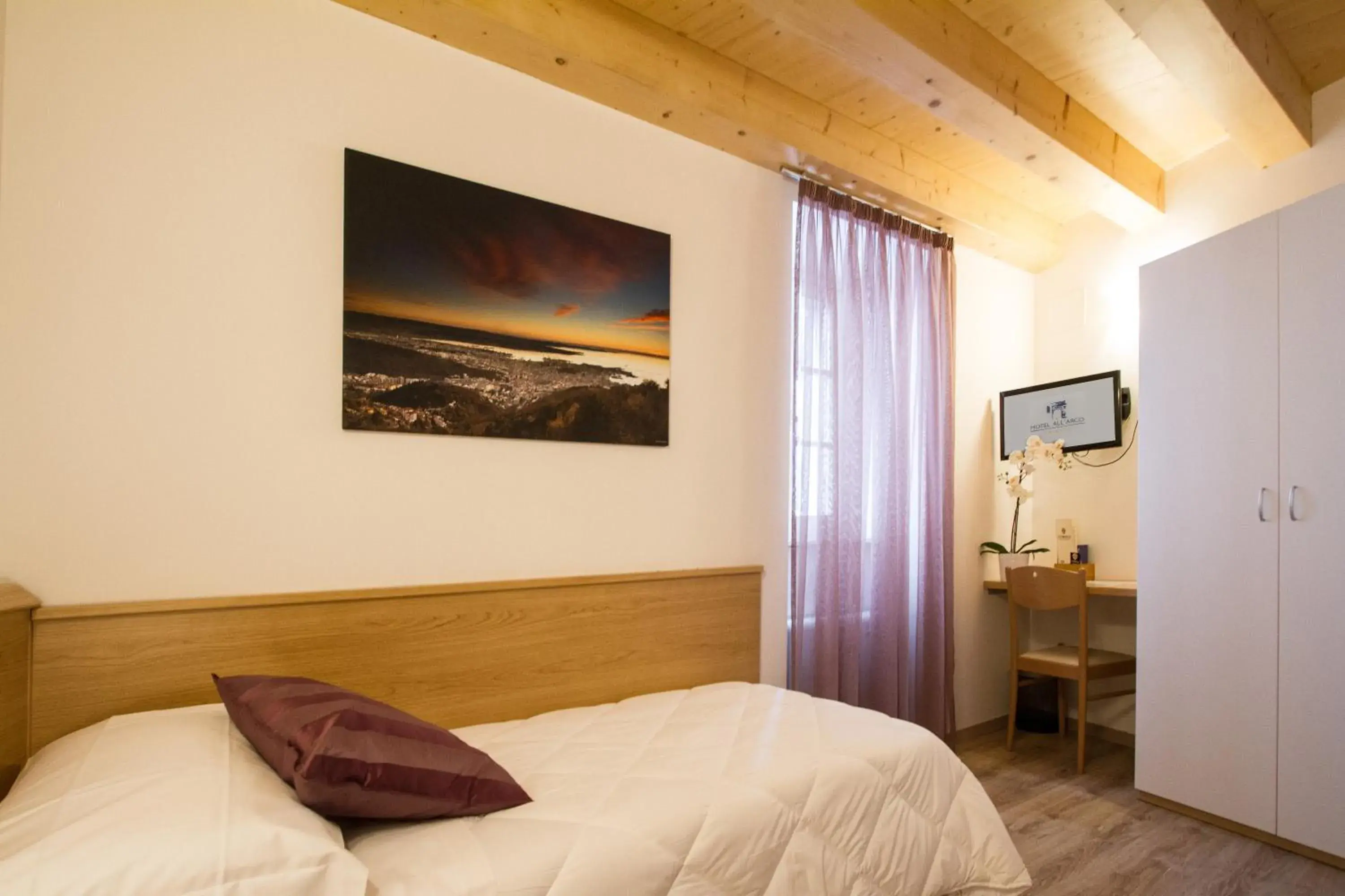 Single Room in Hotel All'Arco Single Room in Hotel All'Arco