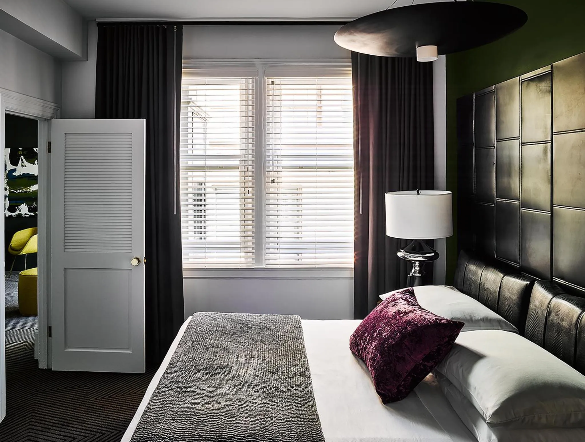 Bedroom, Bed in Hotel Zeppelin San Francisco