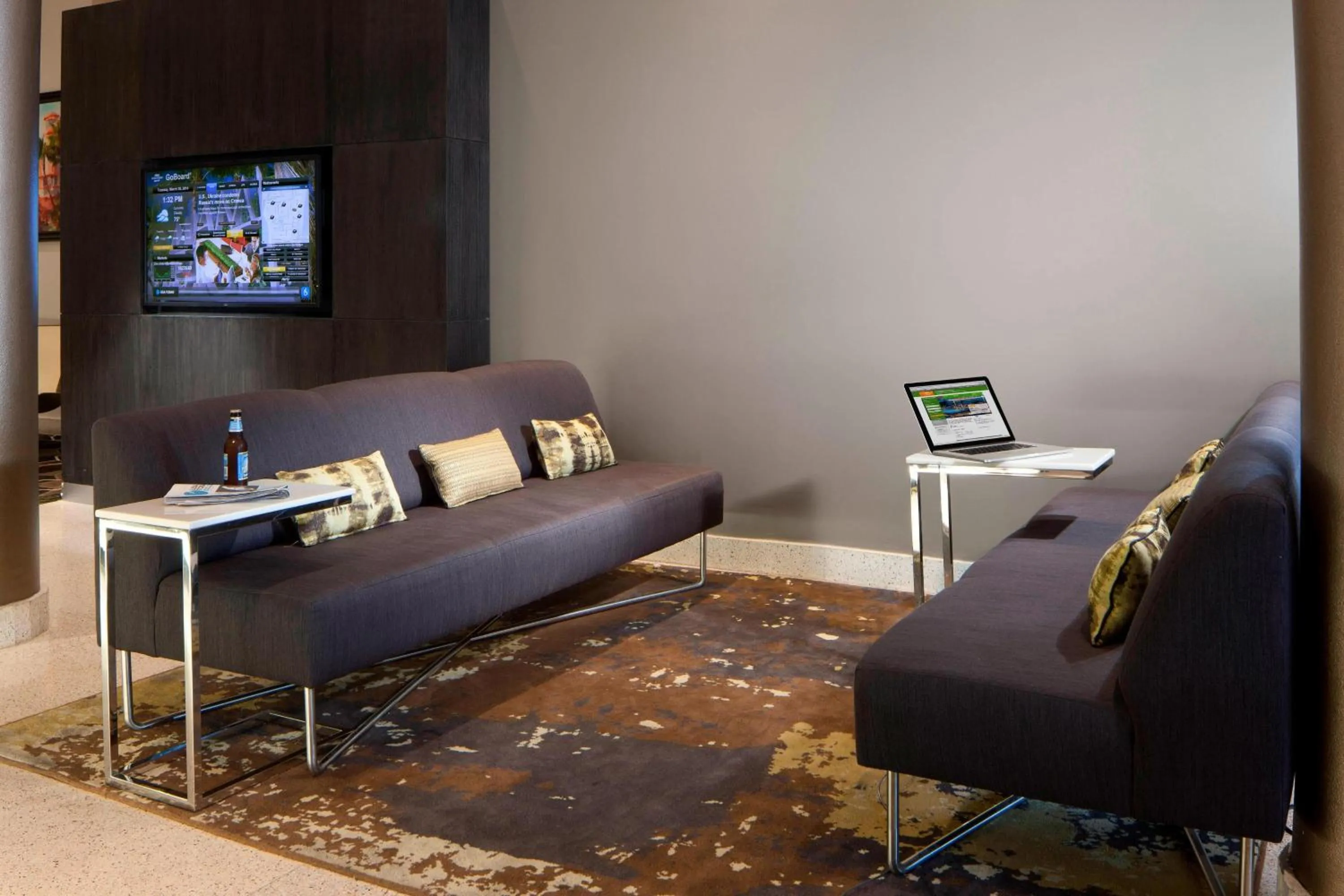 Lobby or reception in Courtyard Miami Beach South Beach