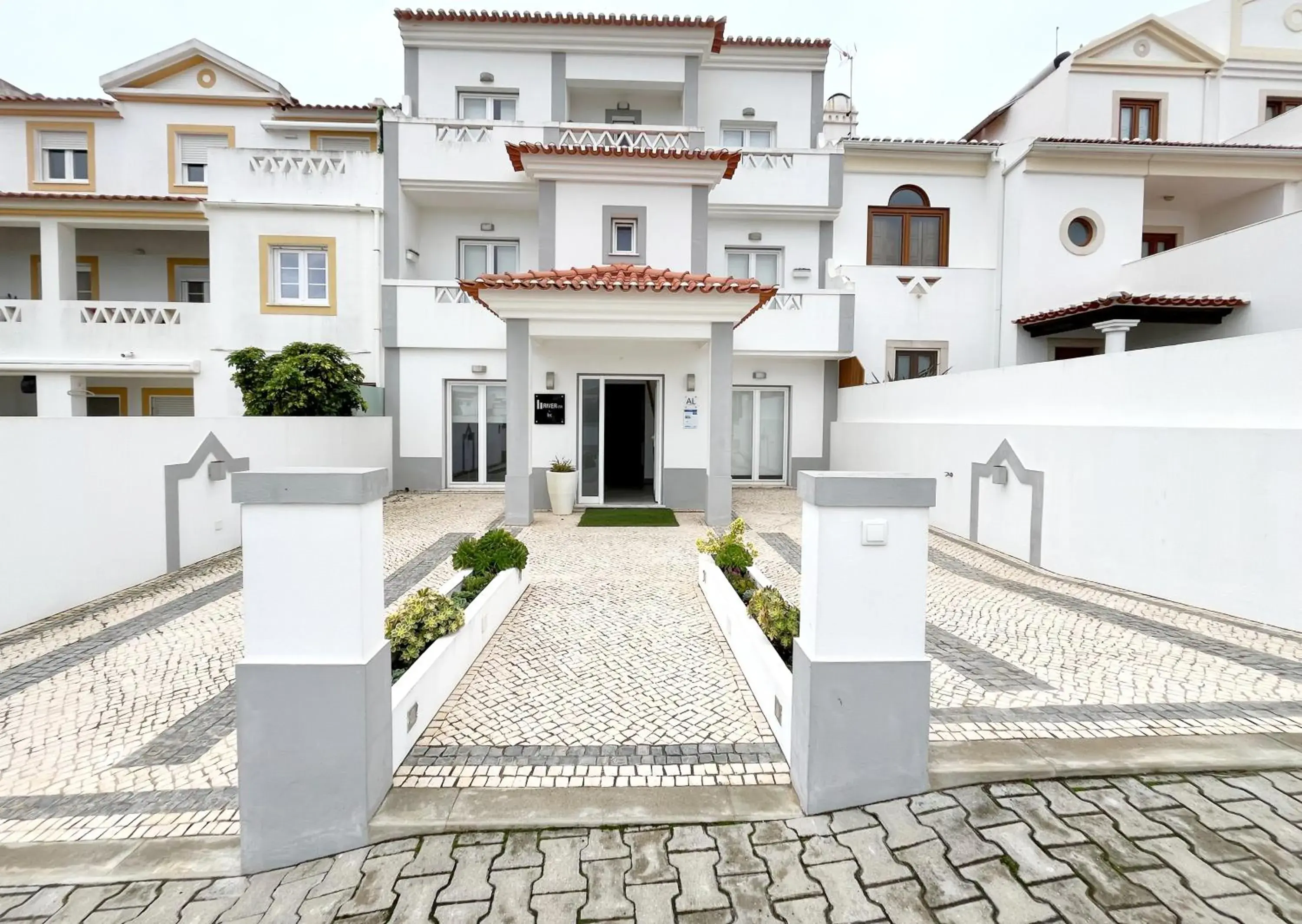 Facade/entrance in River Inn - Duna Parque Resorts & Hotels Facade/entrance in River Inn - Duna Parque Resorts & Hotels