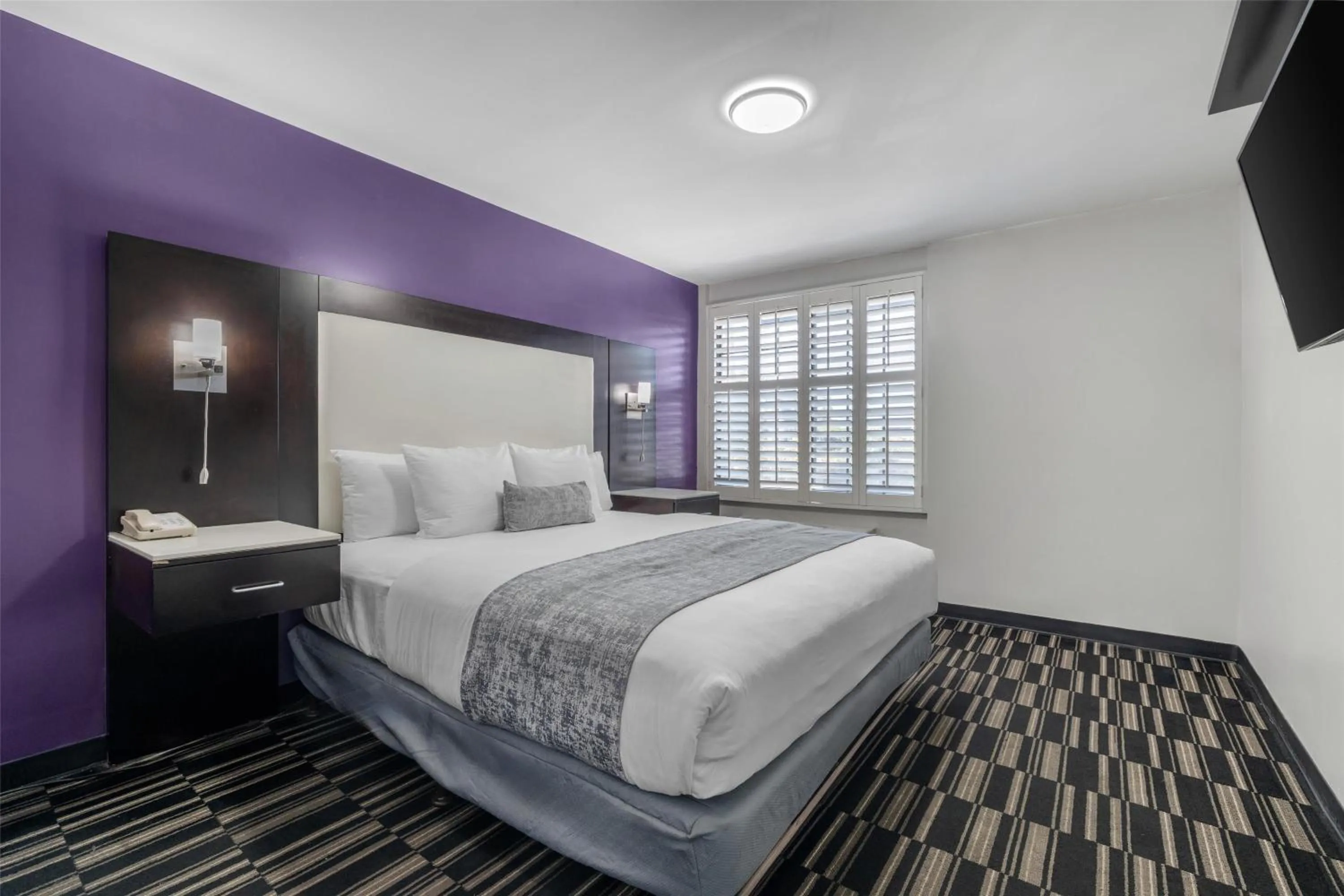 Bedroom, Bed in SureStay Hotel by Best Western Beverly Hills West LA