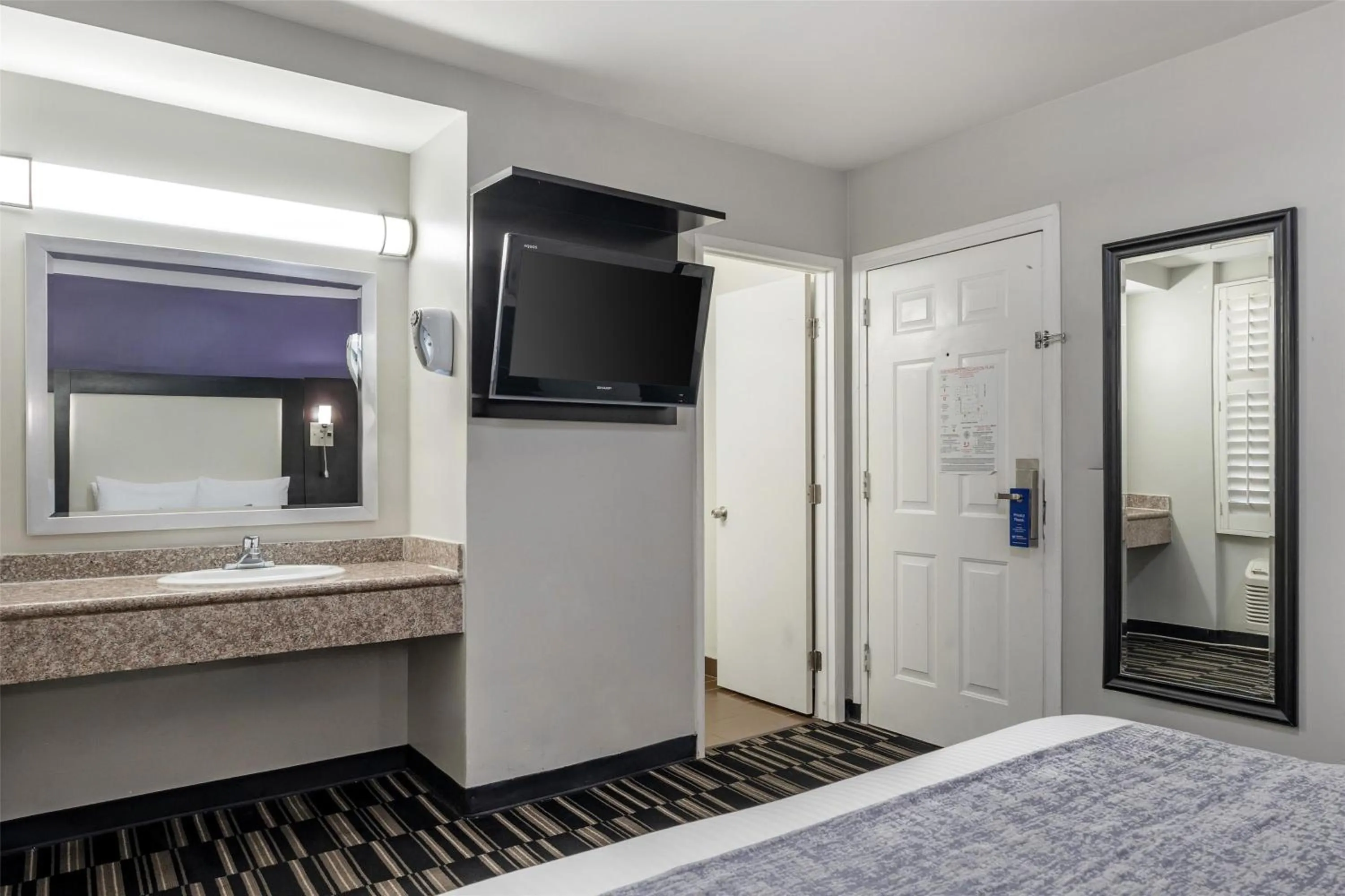 Bedroom, Bed in SureStay Hotel by Best Western Beverly Hills West LA