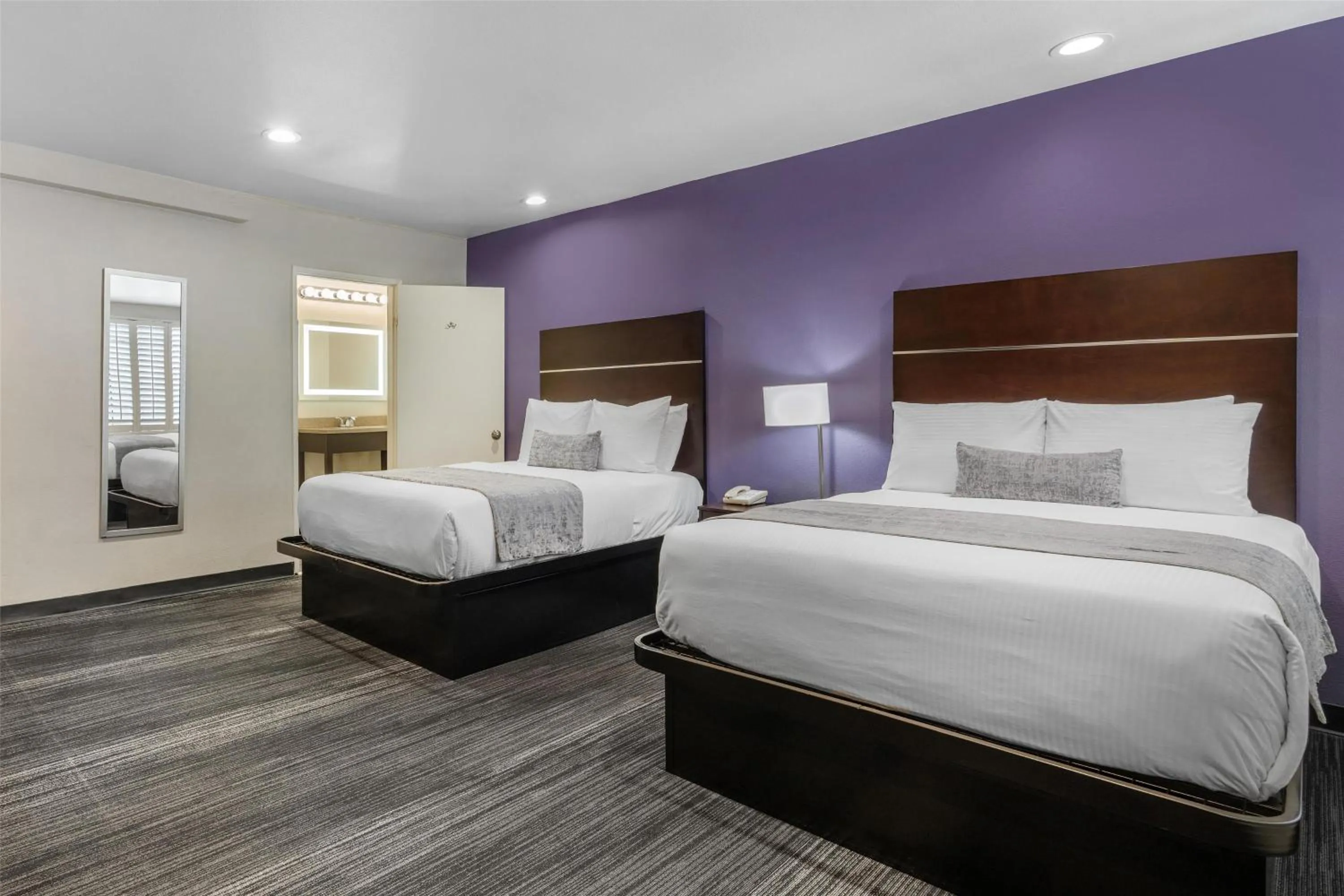 Bedroom, Bed in SureStay Hotel by Best Western Beverly Hills West LA
