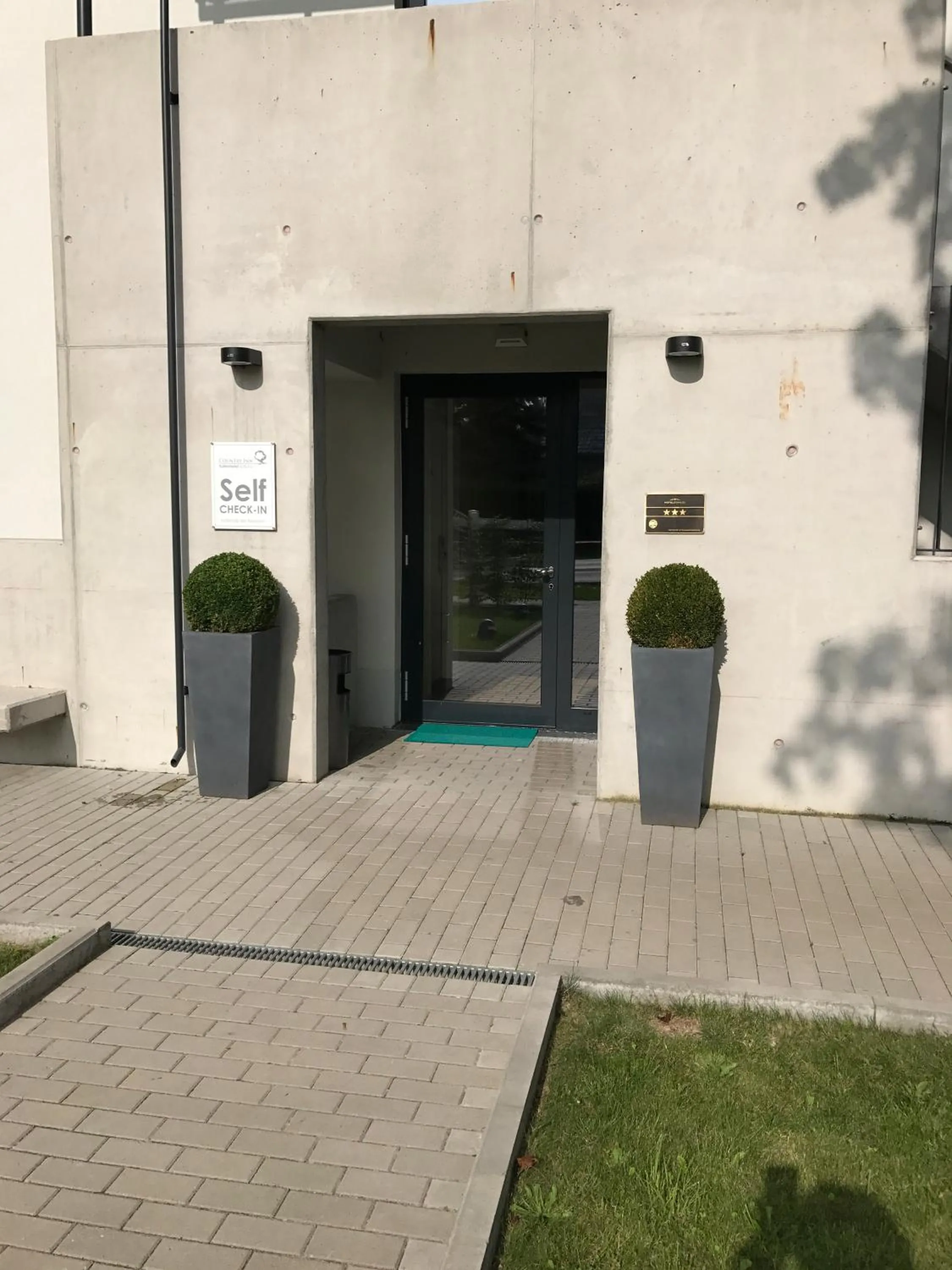 Property building in Country Inn Suitenhotel