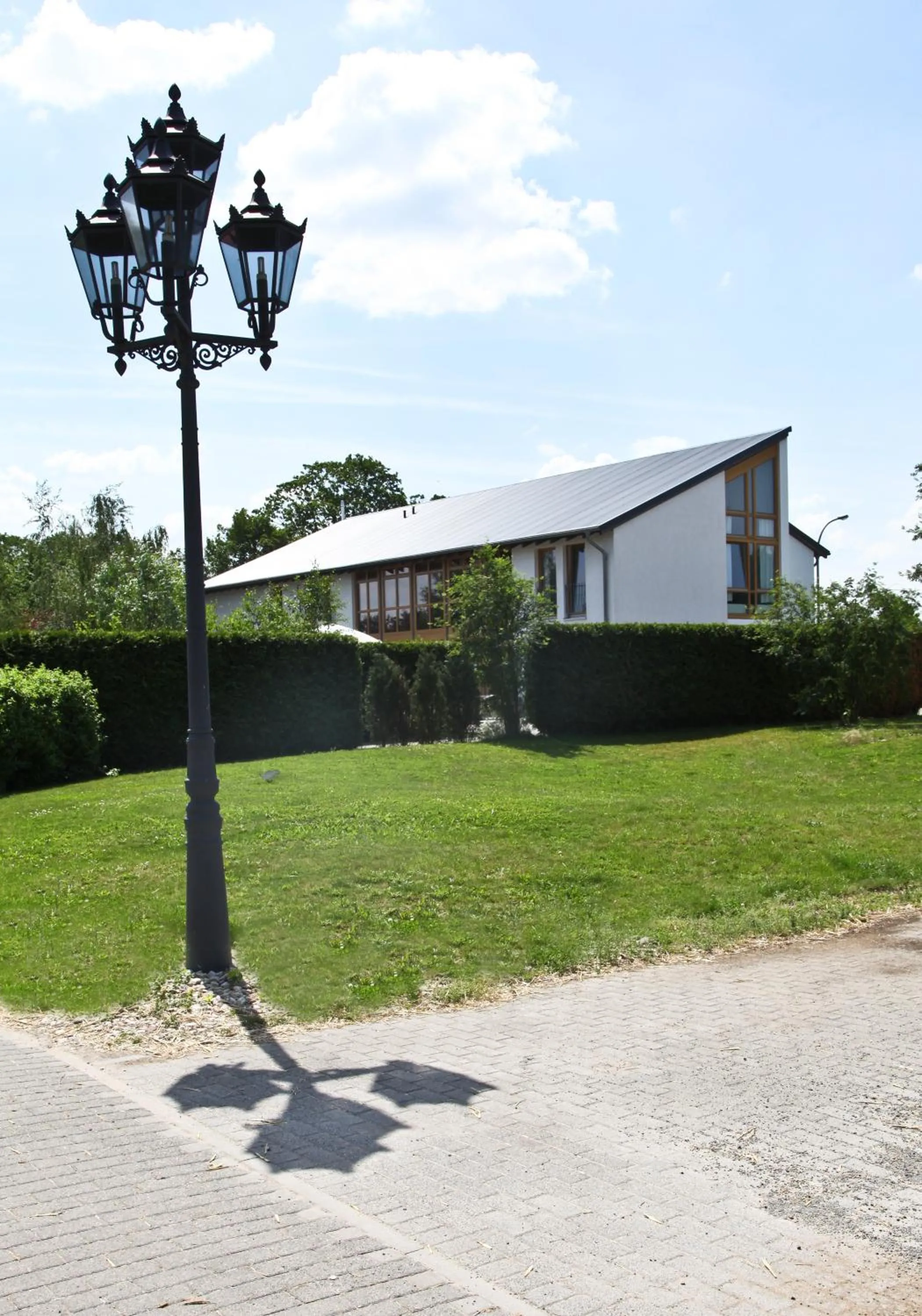 Restaurant/places to eat in Country Inn Suitenhotel