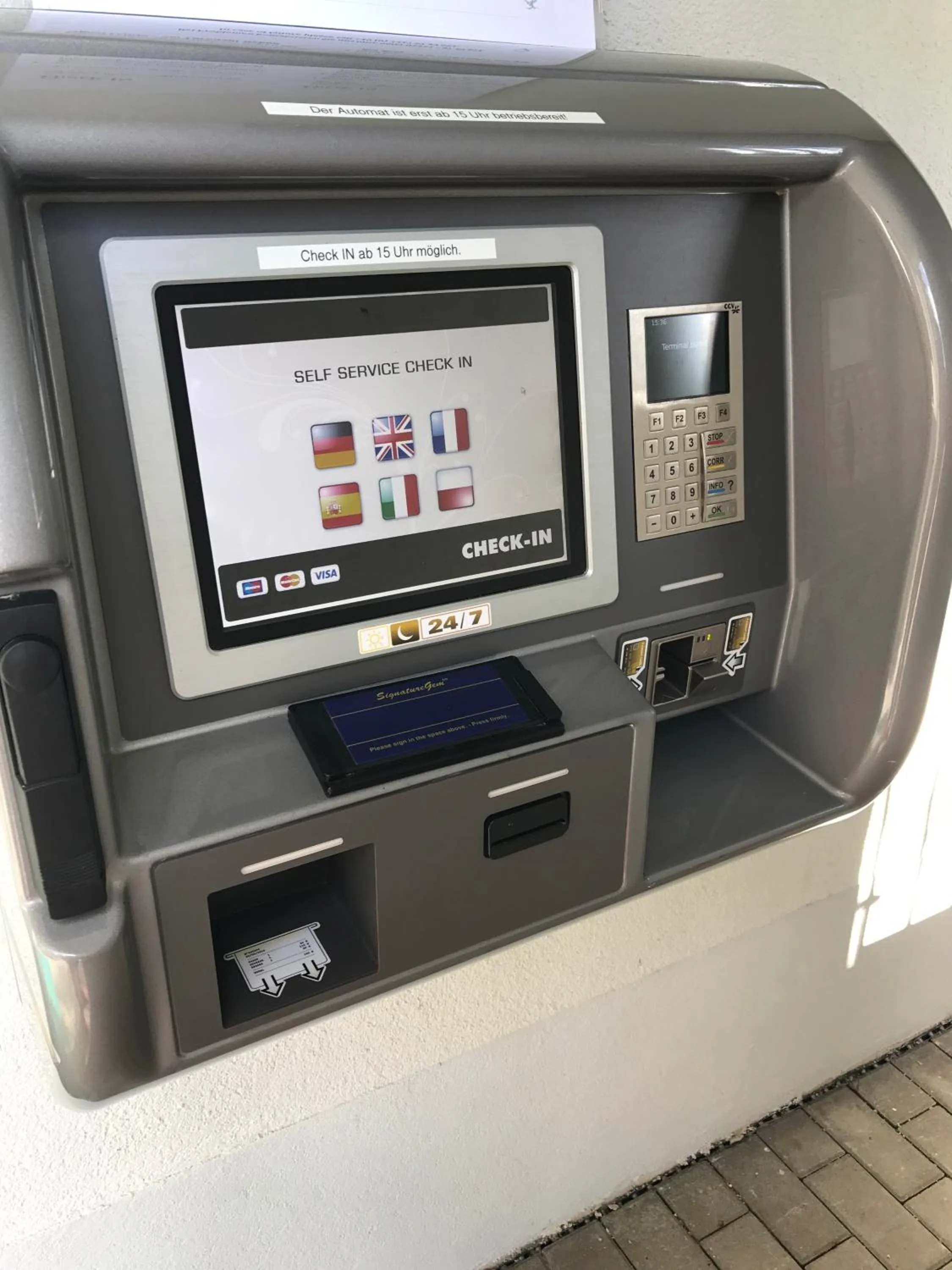 Lobby or reception in Country Inn Suitenhotel