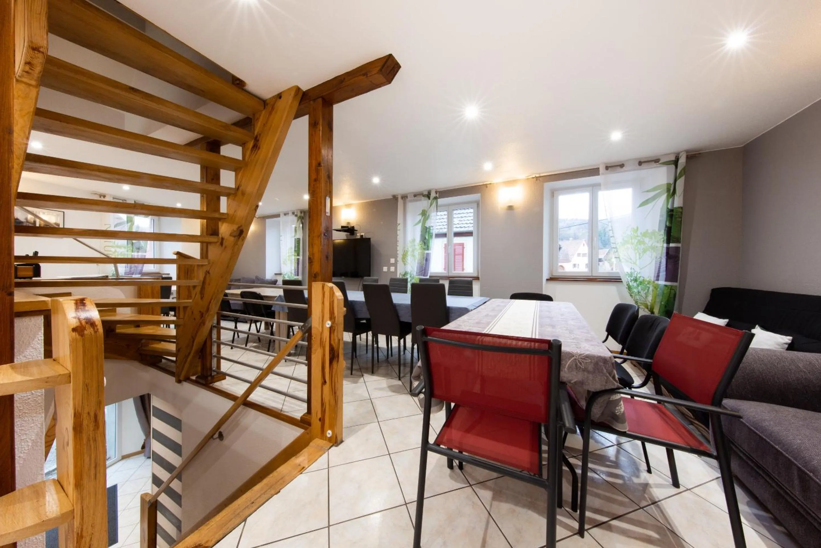 Dining area in Le Domaine du Verger gîtes et SPA