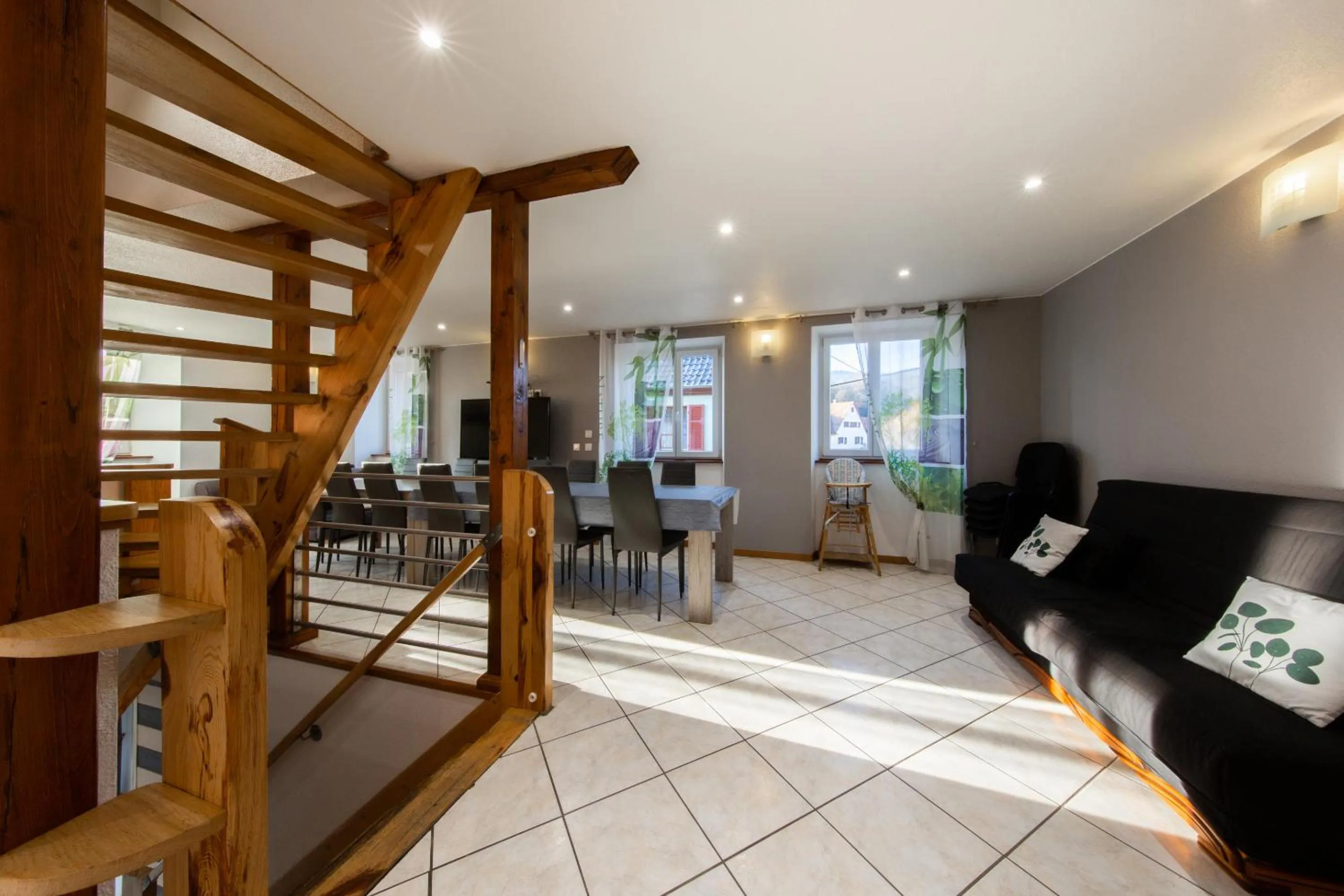 Dining area in Le Domaine du Verger gîtes et SPA