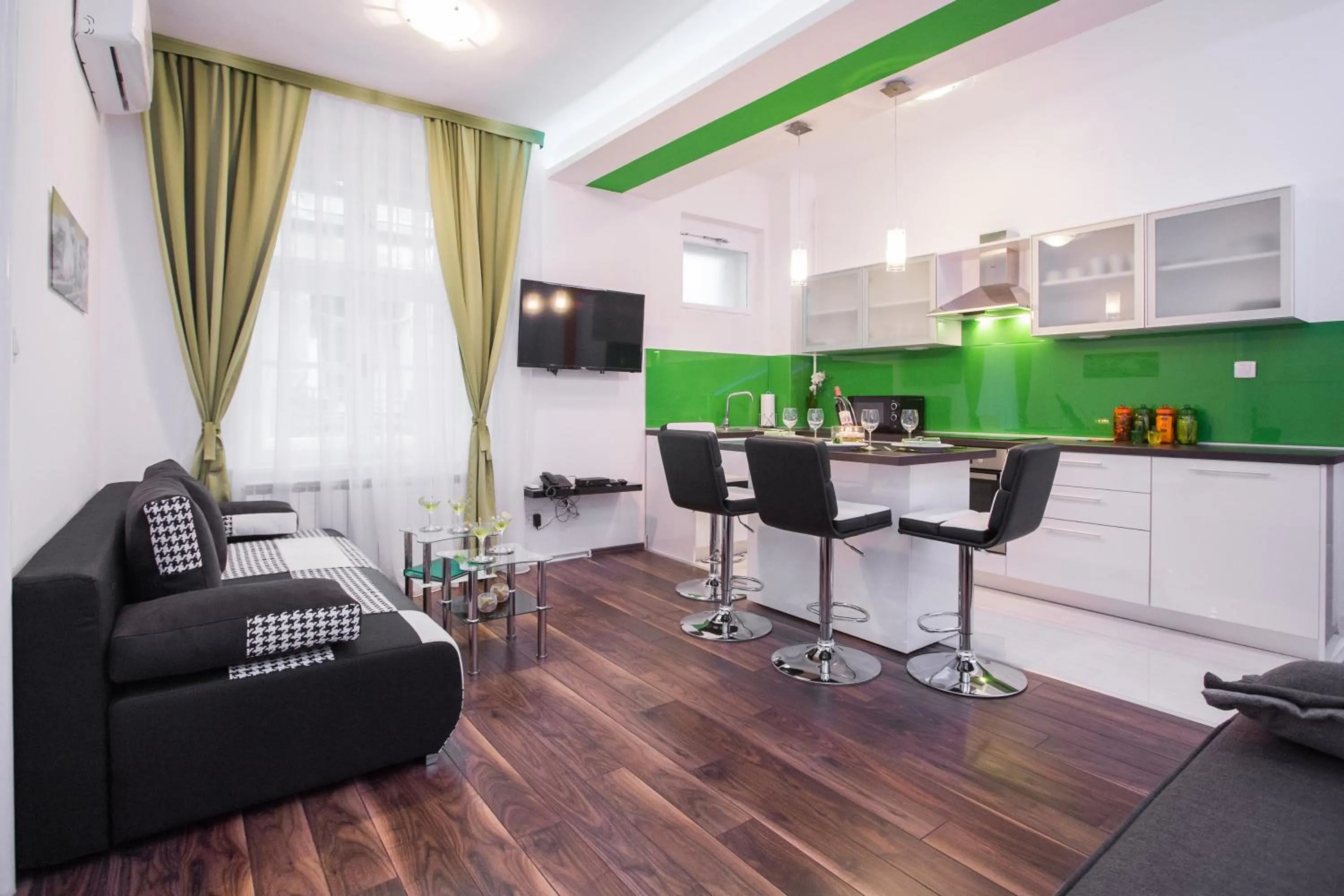 VisitZagreb Emerald