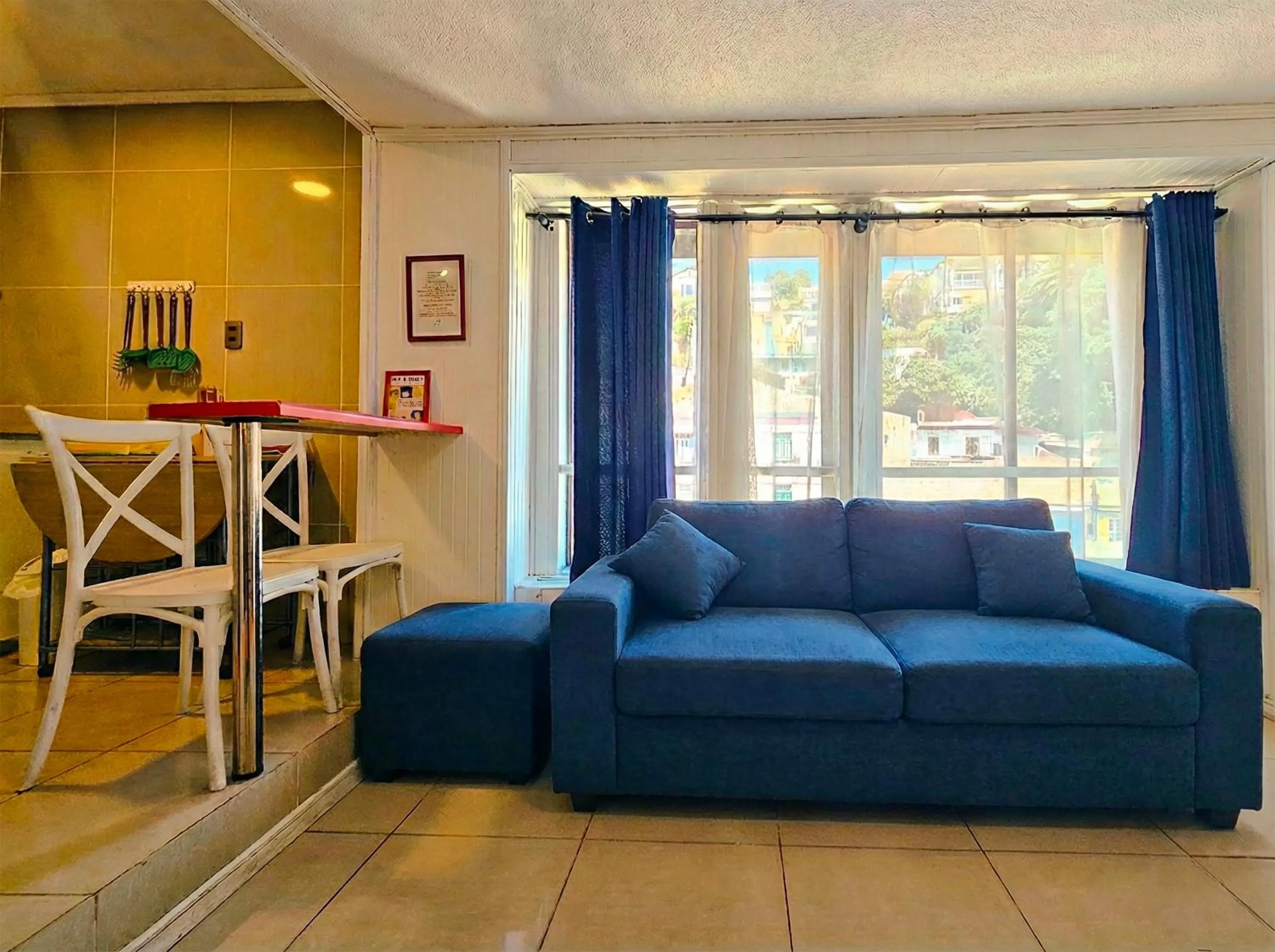 Living room in La Galería B&B