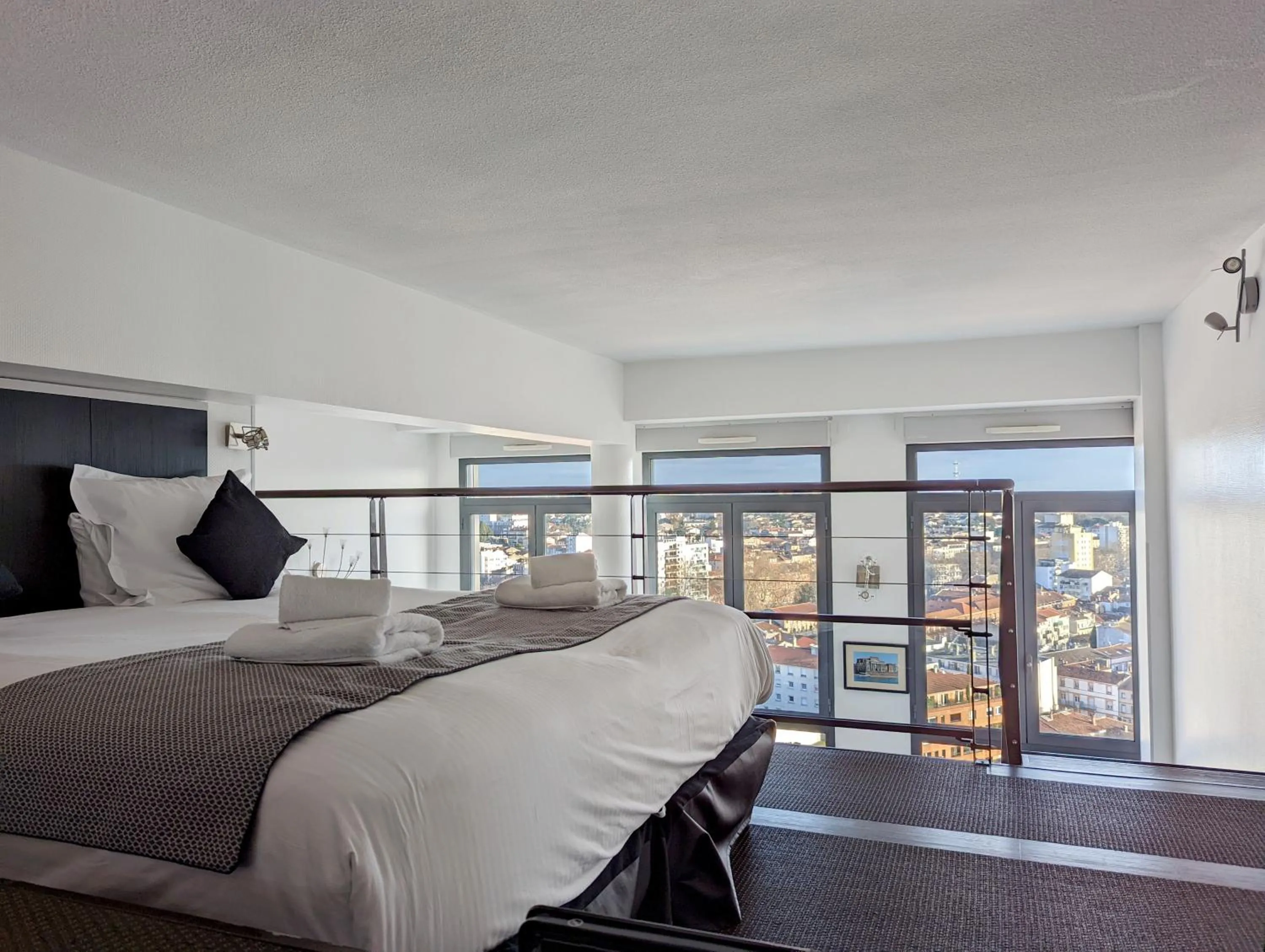 Bed in Haut Lofts - Toulouse Centre Ramblas