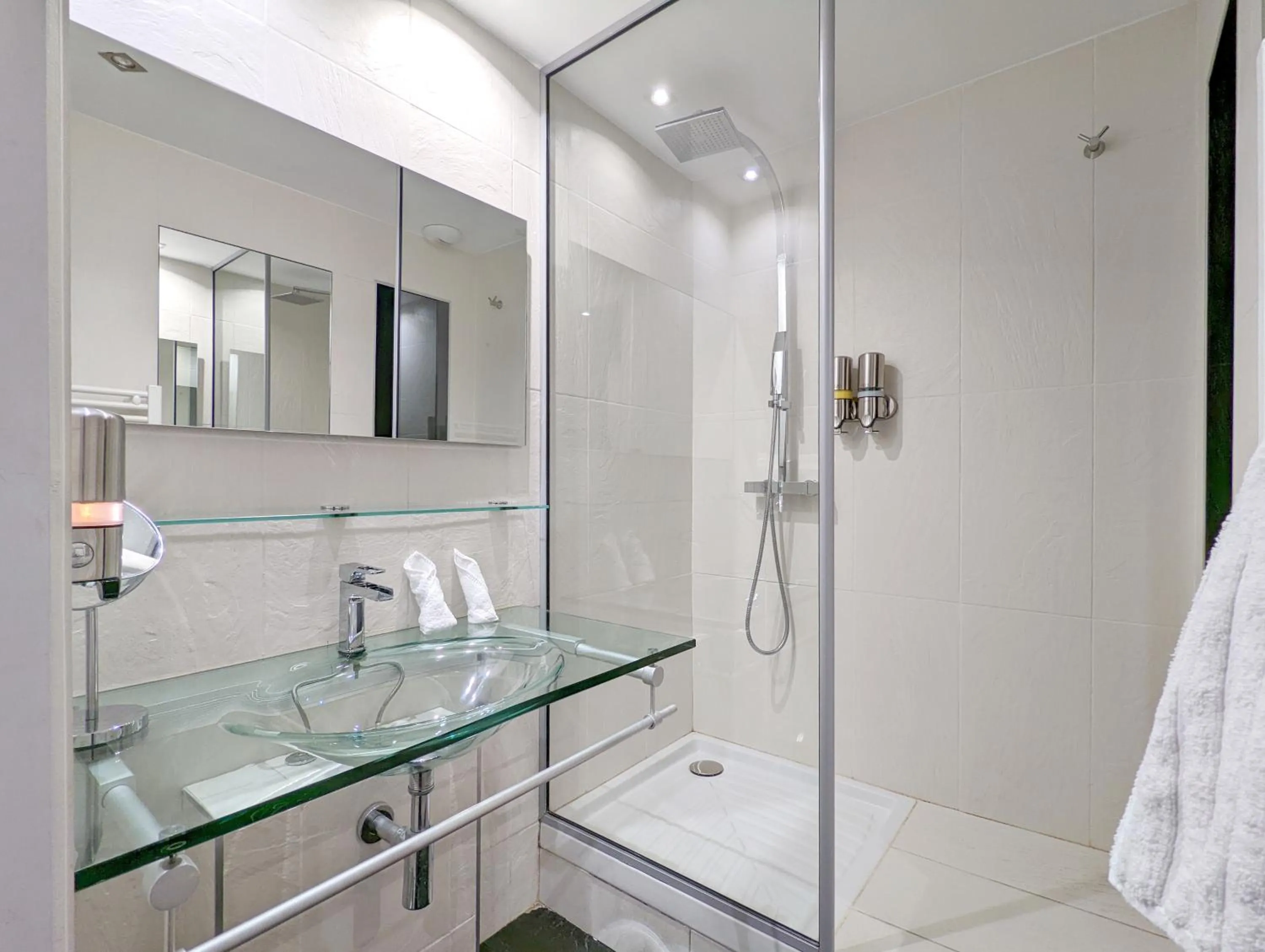 Shower in Haut Lofts - Toulouse Centre Ramblas