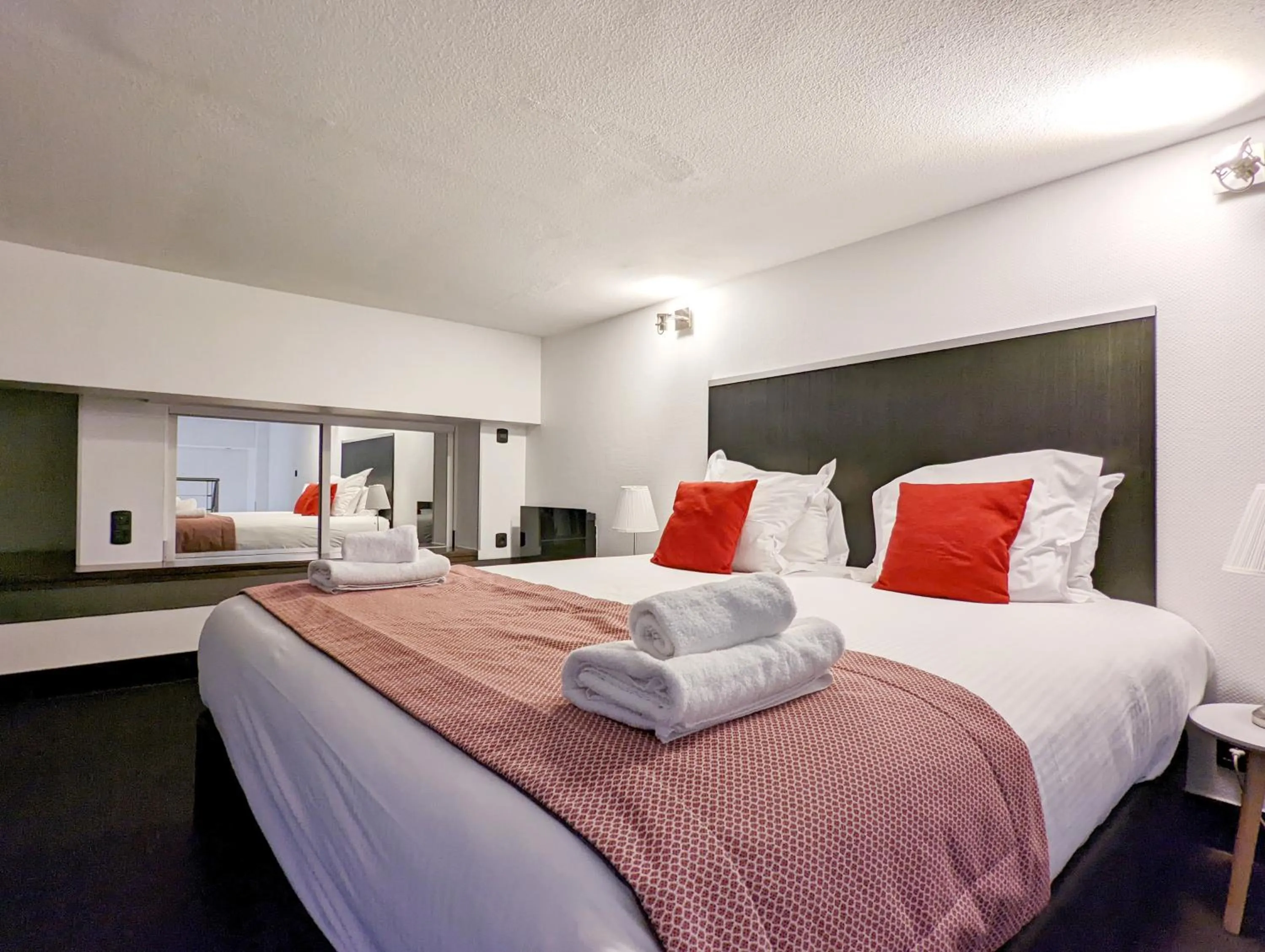 Bed in Haut Lofts - Toulouse Centre Ramblas