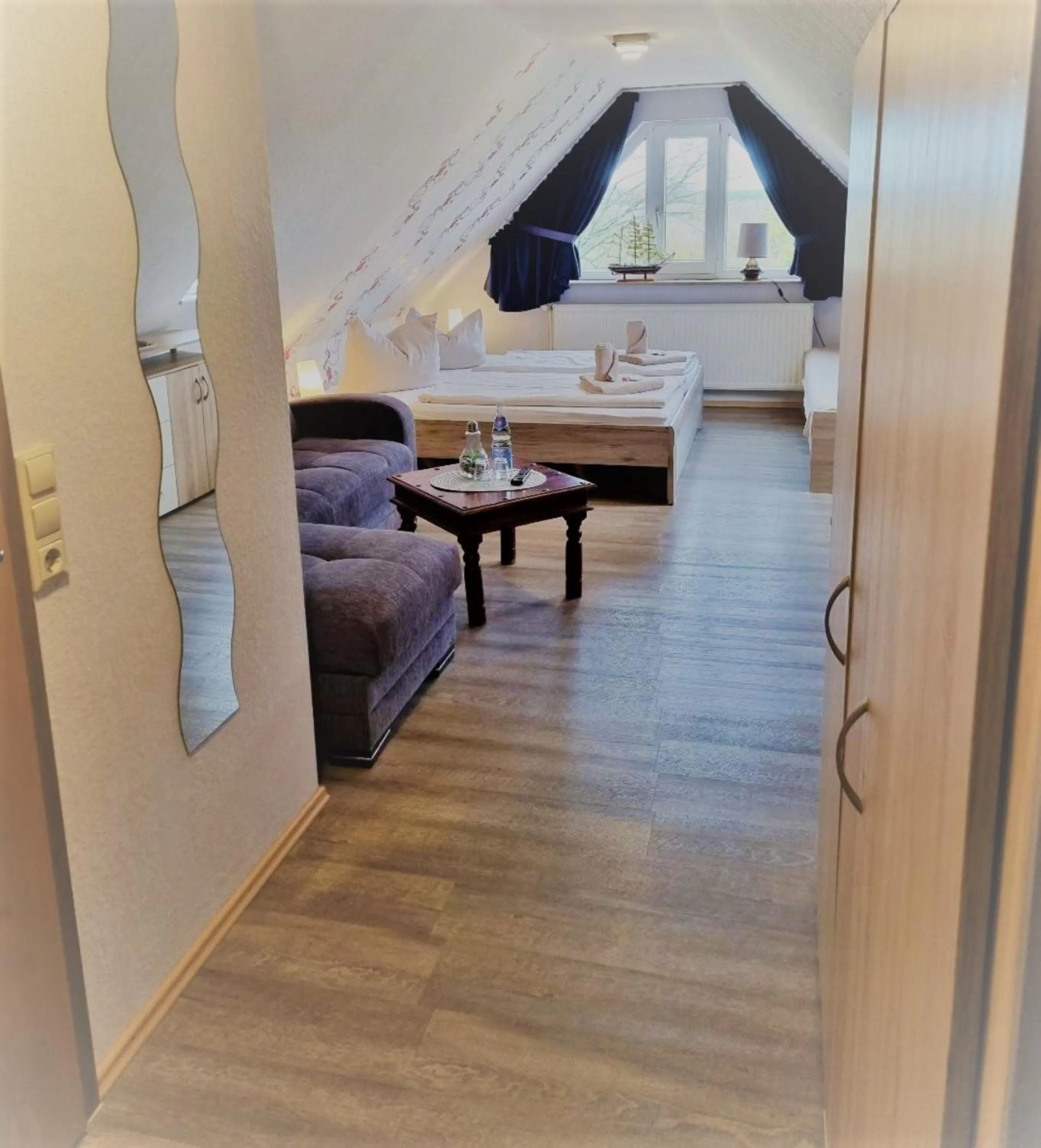 Photo of the whole room in Hotel Up Diek