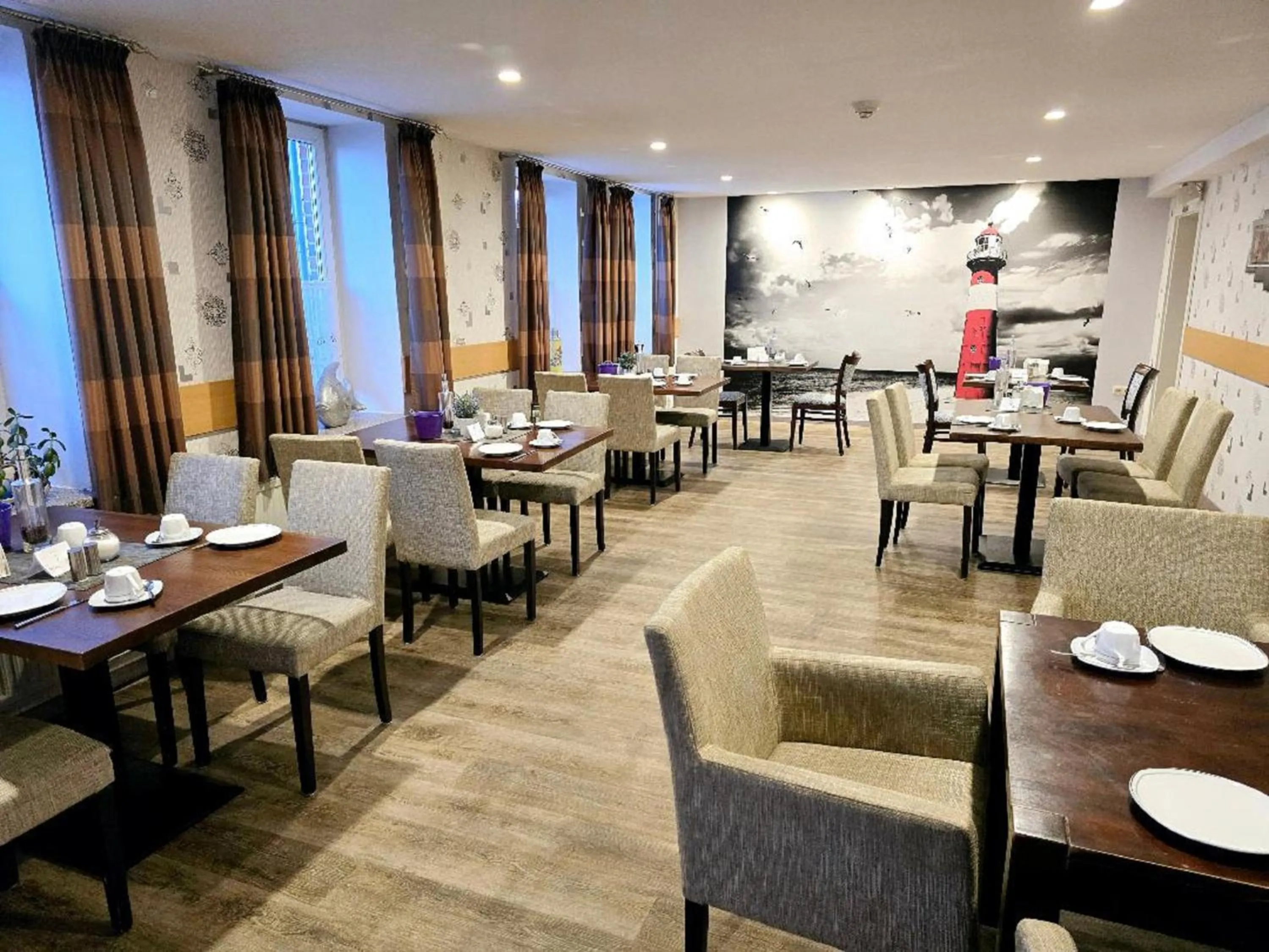 Restaurant/places to eat in Hotel Up Diek