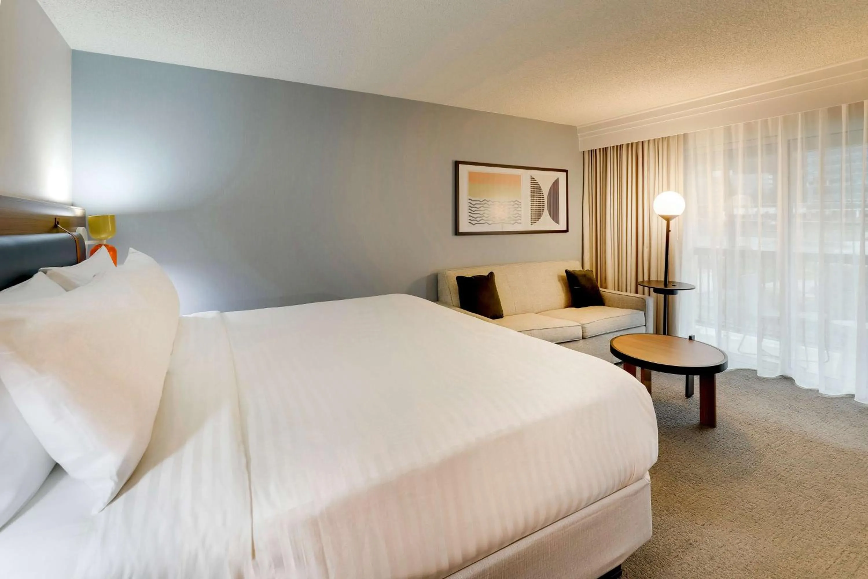 Bedroom, Bed in Sonesta Select San Francisco Airport Oyster Point Waterfront