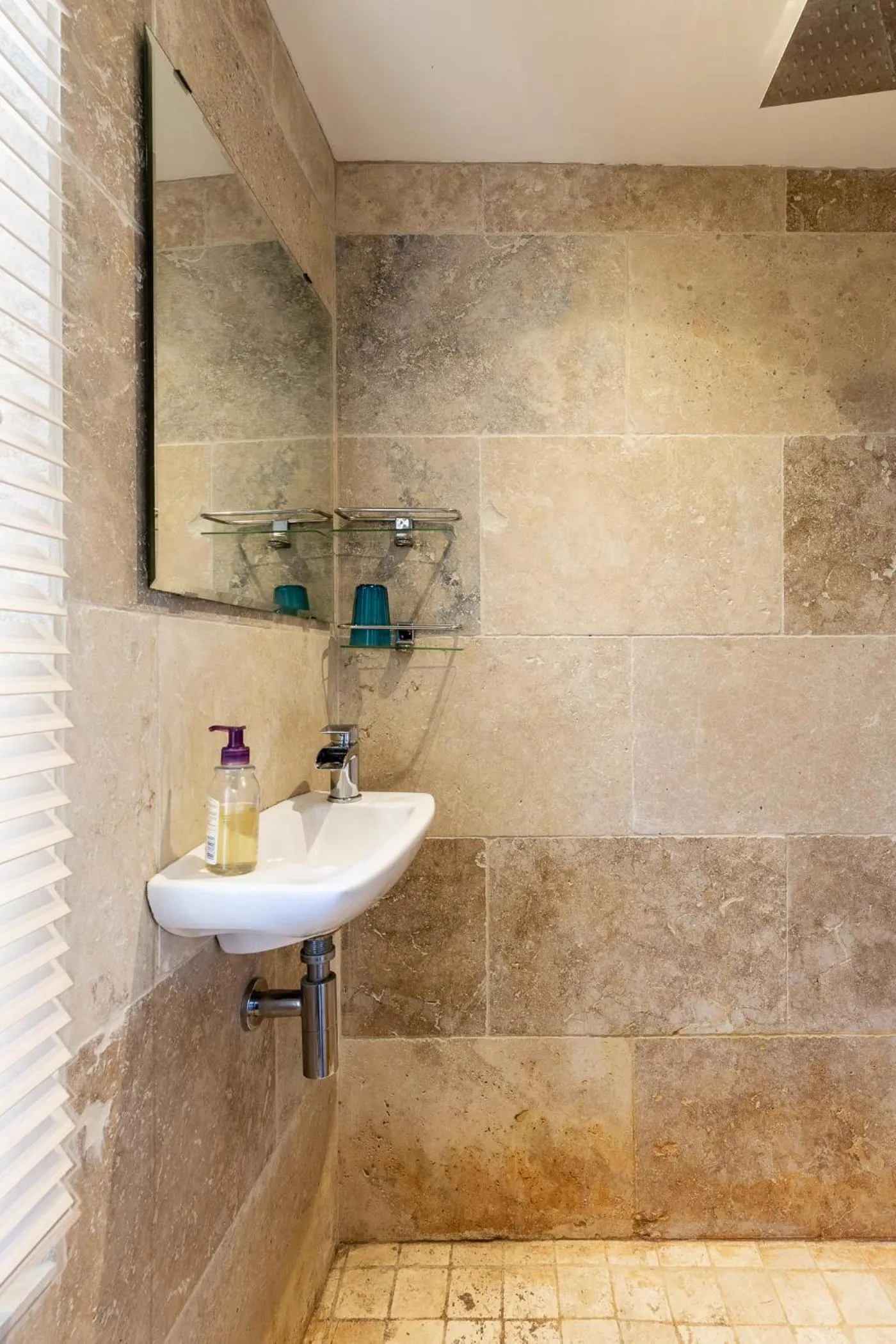 Bathroom in The Crew House La Ciotat
