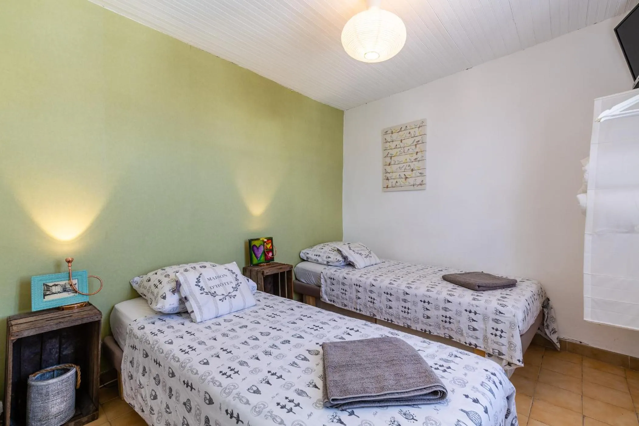 Bedroom, Bed in The Crew House La Ciotat