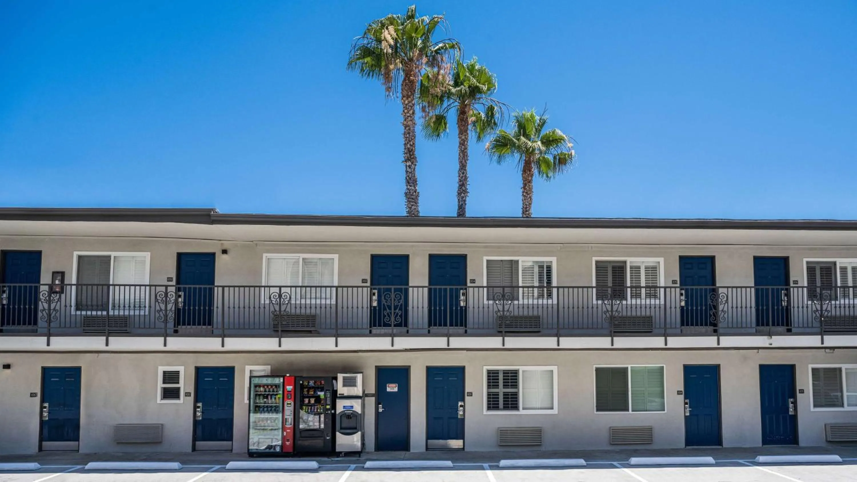 Property building in Motel 6-Anaheim, CA - Convention Center