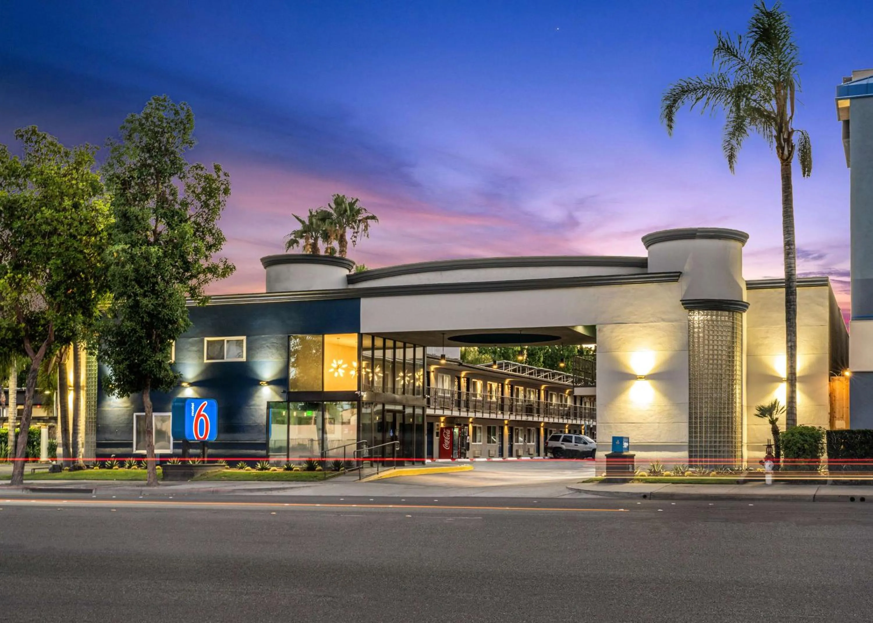 Property building in Motel 6-Anaheim, CA - Convention Center