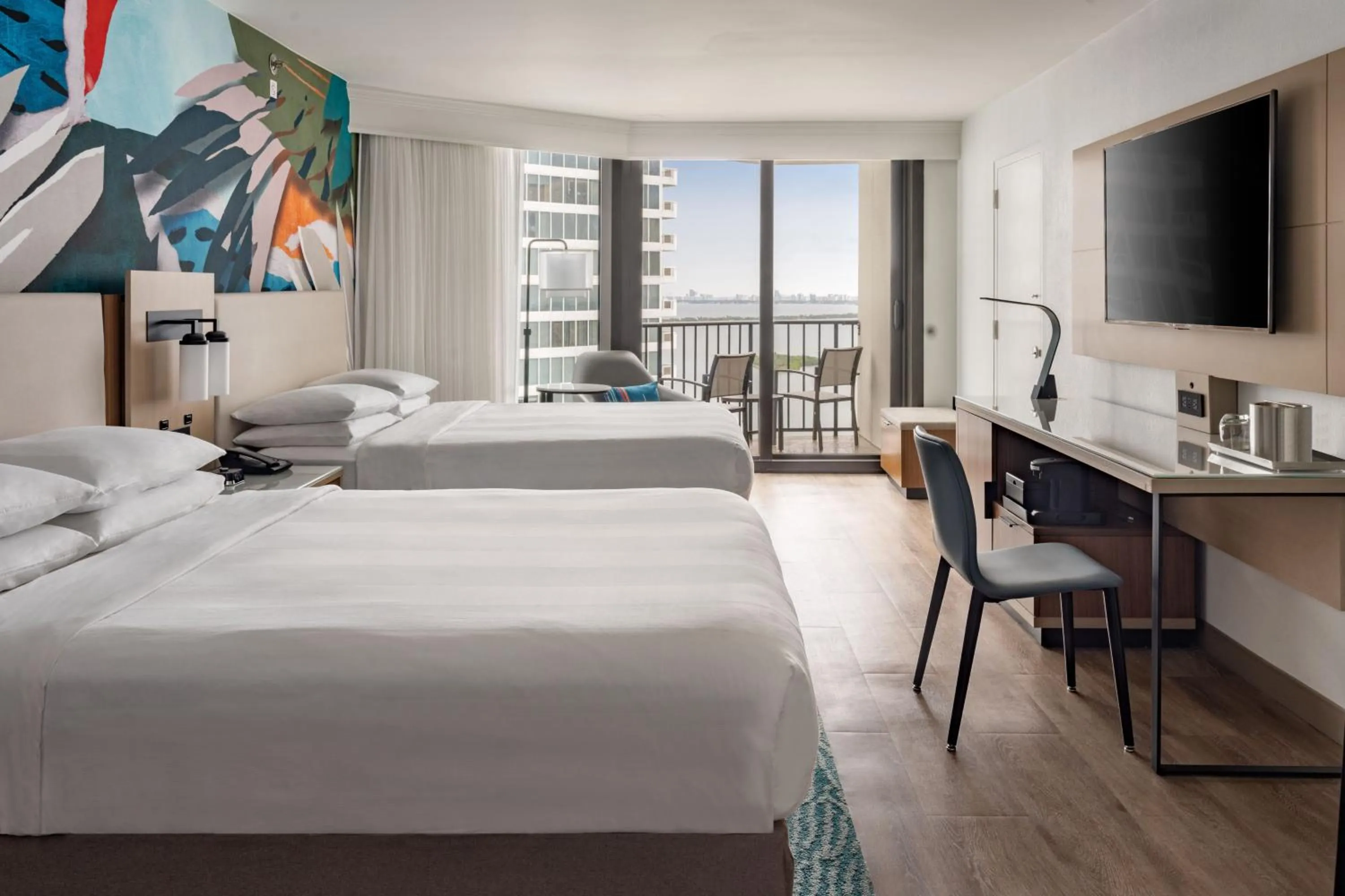 Photo of the whole room, Bed in Miami Marriott Biscayne Bay