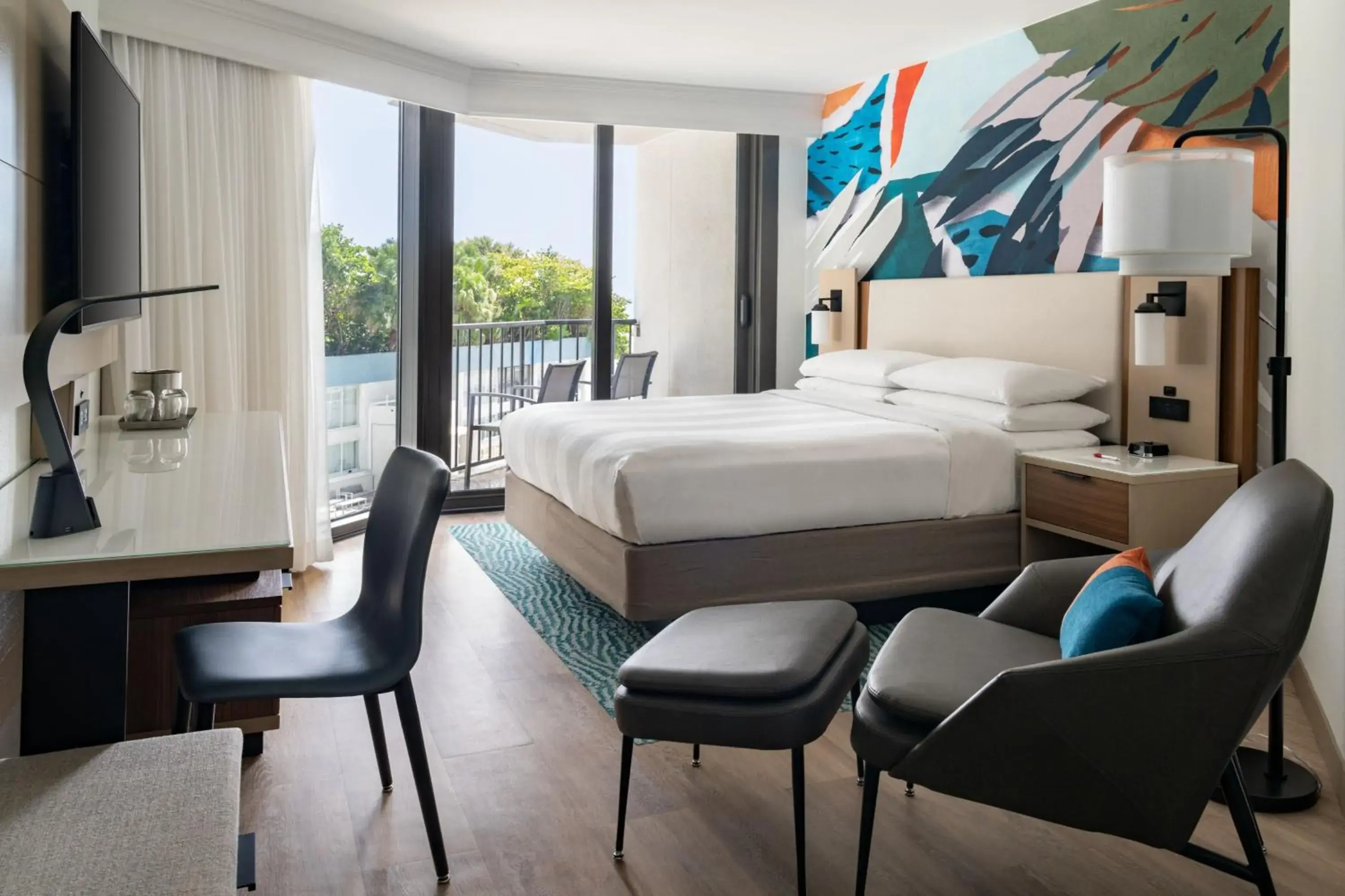 King Room with Pool View in Miami Marriott Biscayne Bay King Room with Pool View in Miami Marriott Biscayne Bay