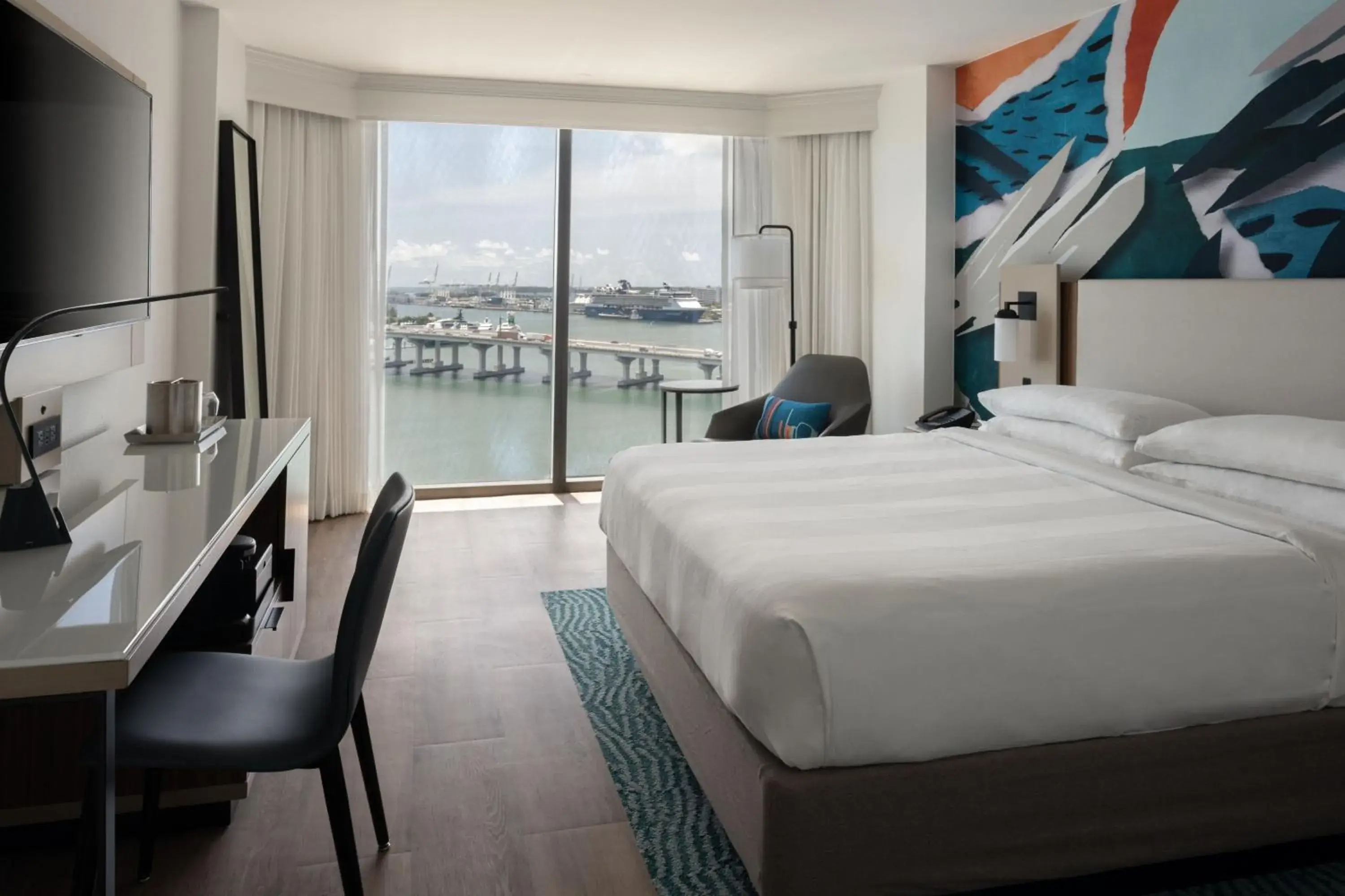 King or Double Room with Bay View in Miami Marriott Biscayne Bay King or Double Room with Bay View in Miami Marriott Biscayne Bay