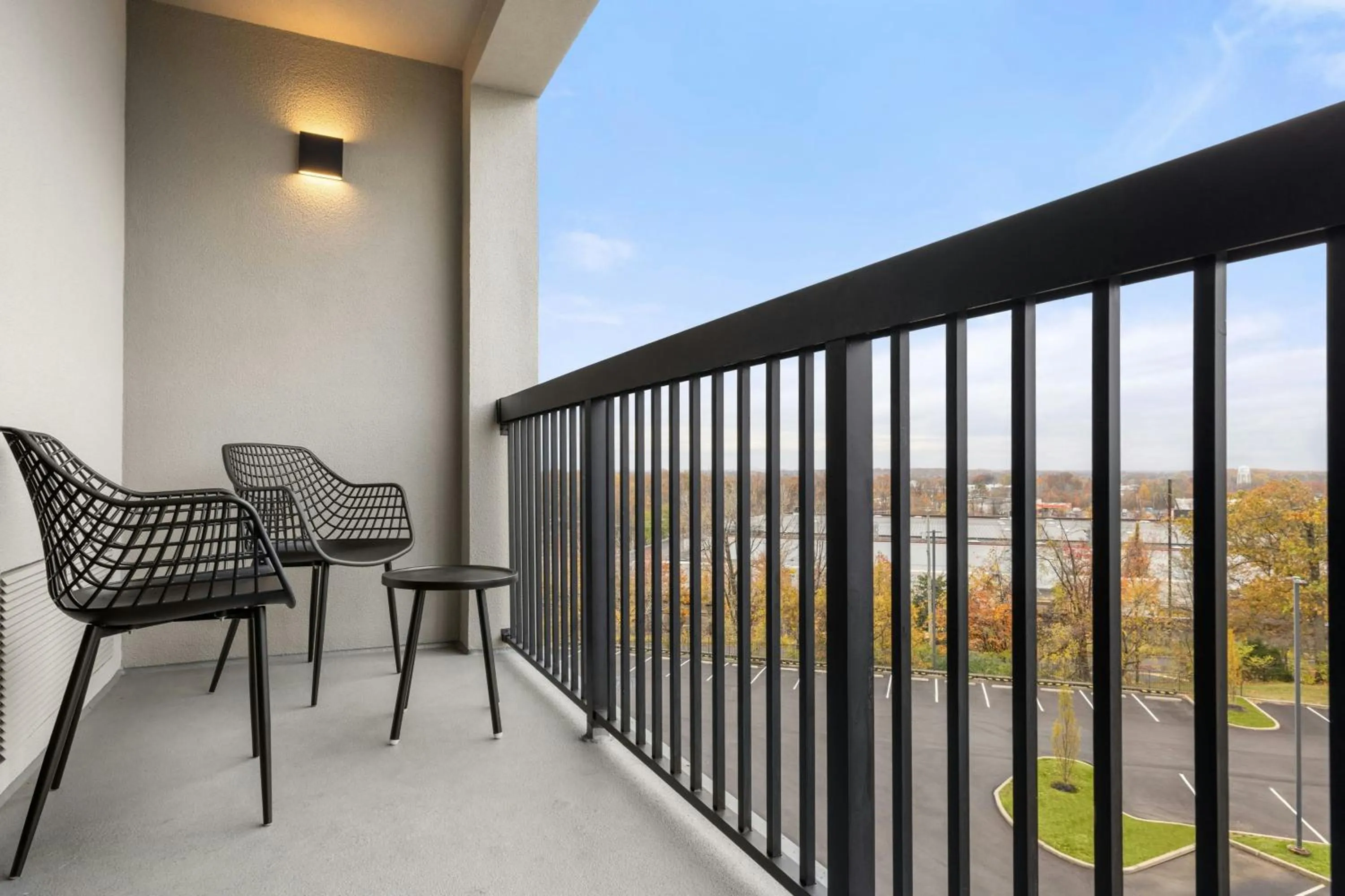 Photo of the whole room in Courtyard Philadelphia/Langhorne