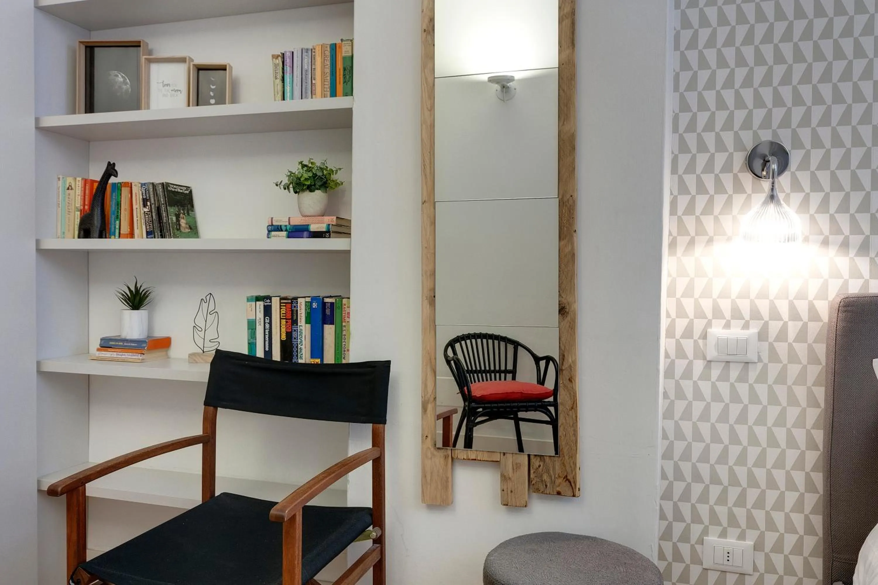 Decorative detail in Costa San Giorgio Apartment by Mamo Florence