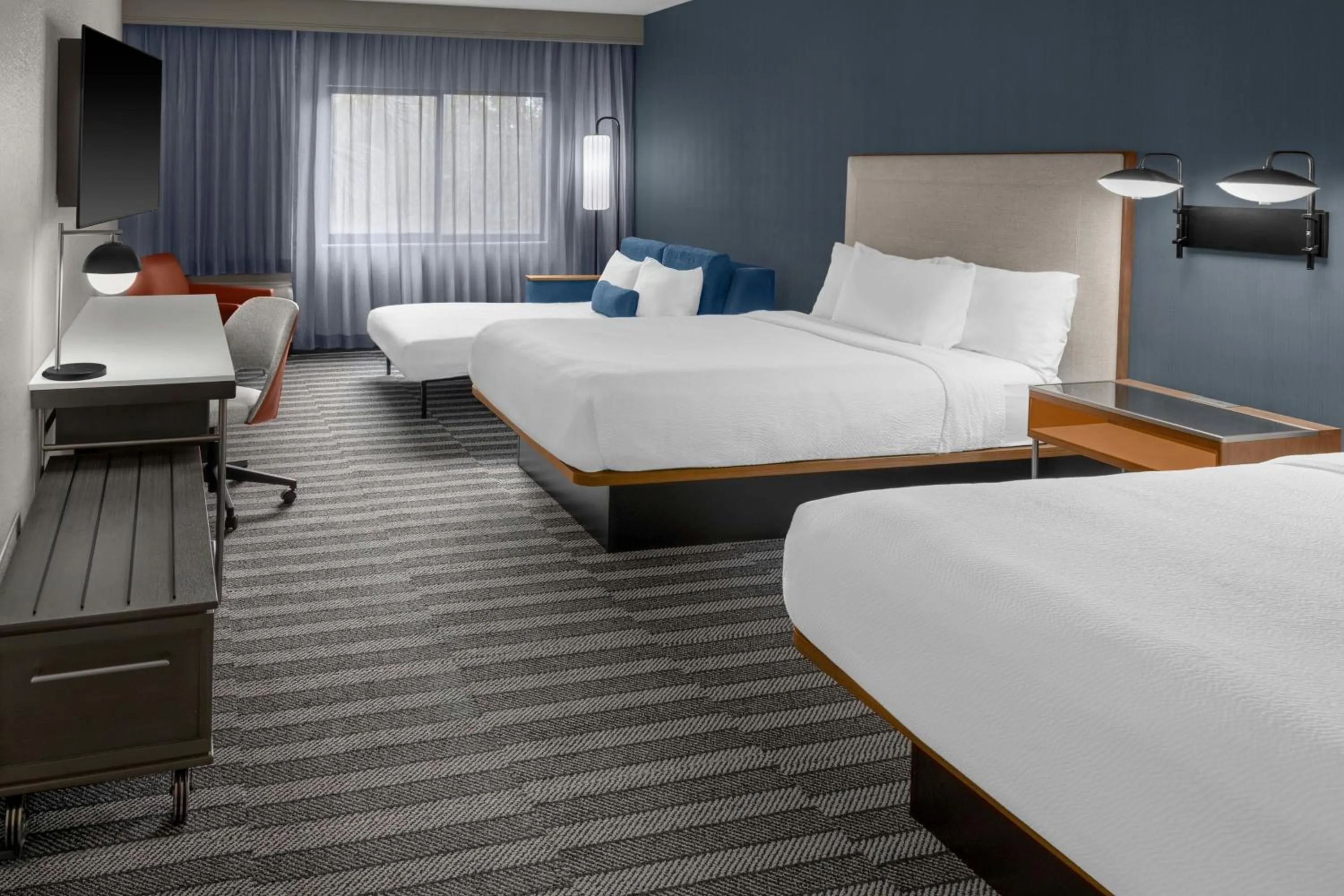 Photo of the whole room, Bed in Courtyard by Marriott Fort Lauderdale Coral Springs