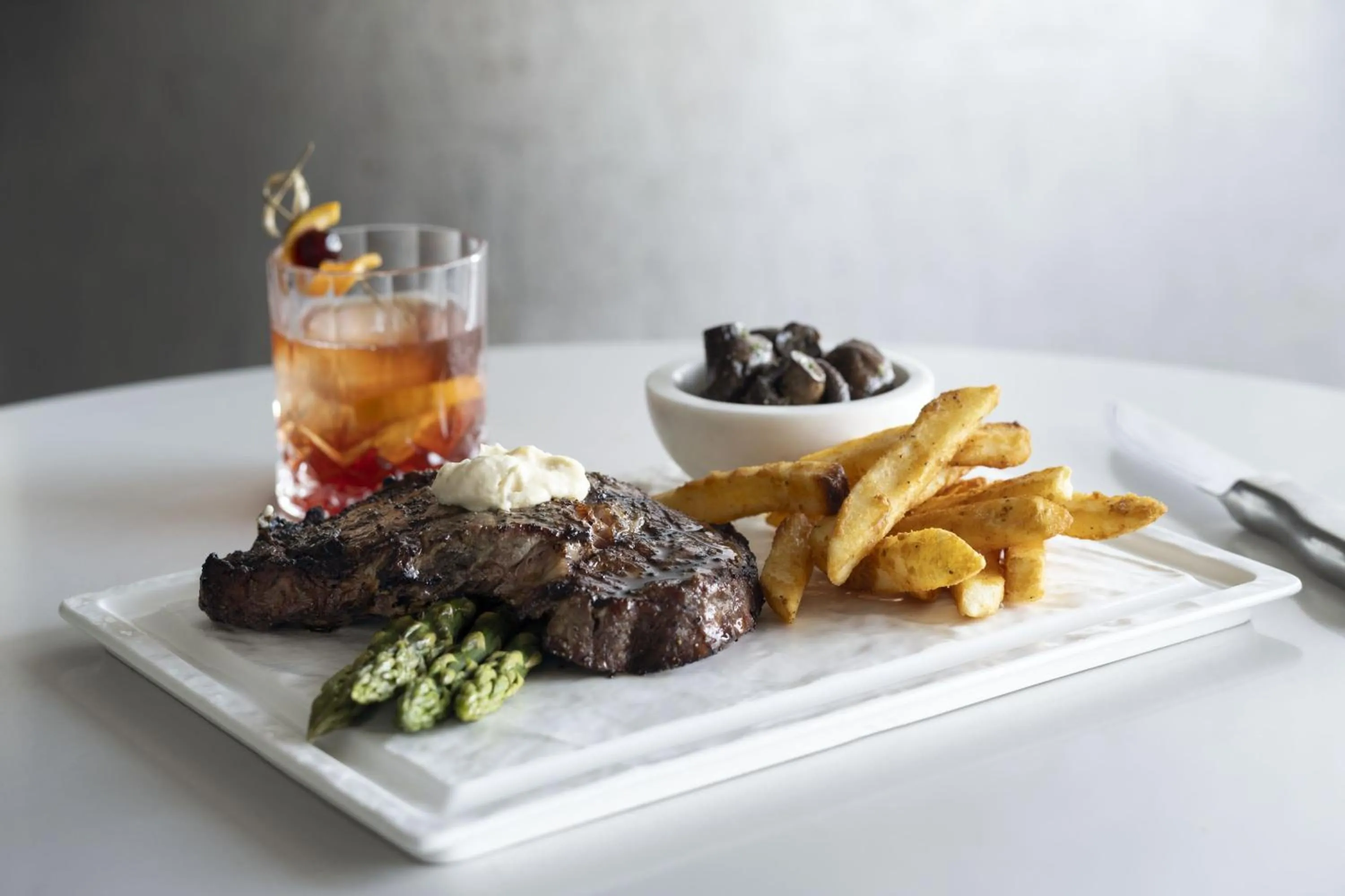 Lounge or bar in San Francisco Airport Marriott Waterfront