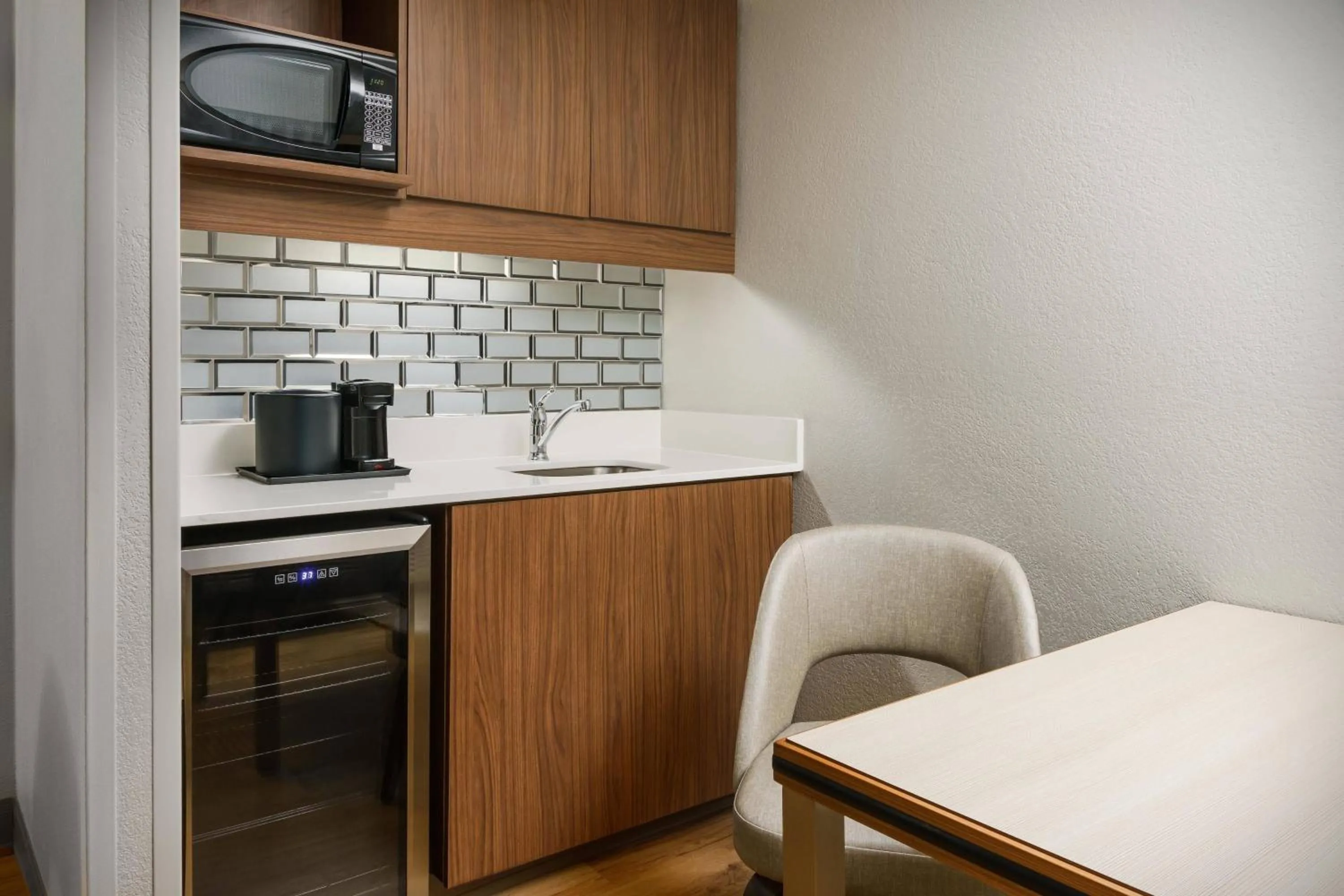 Photo of the whole room in Courtyard by Marriott Orlando Lake Buena Vista at Vista Centre