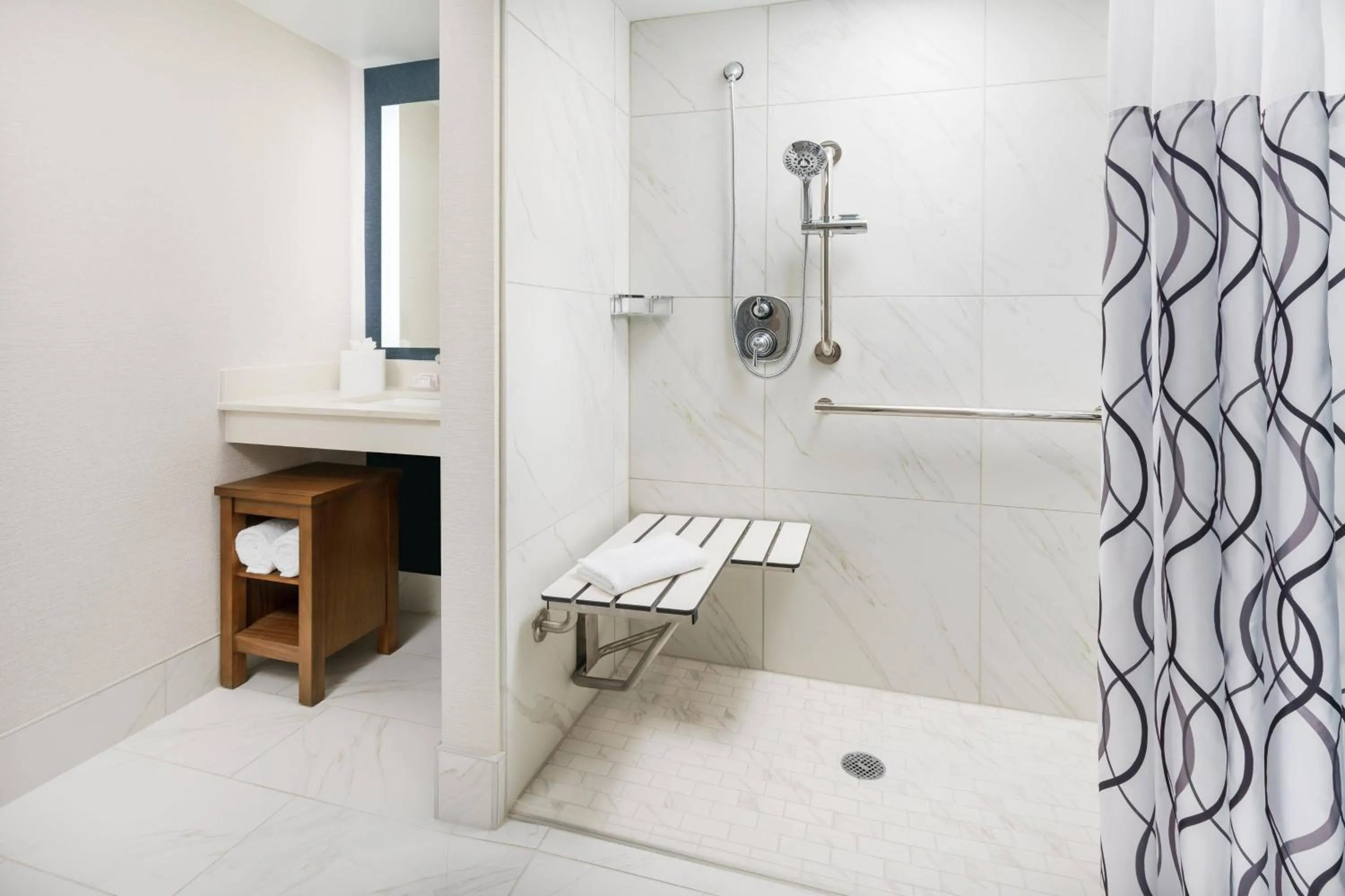 Bathroom in Courtyard by Marriott Orlando Lake Buena Vista at Vista Centre