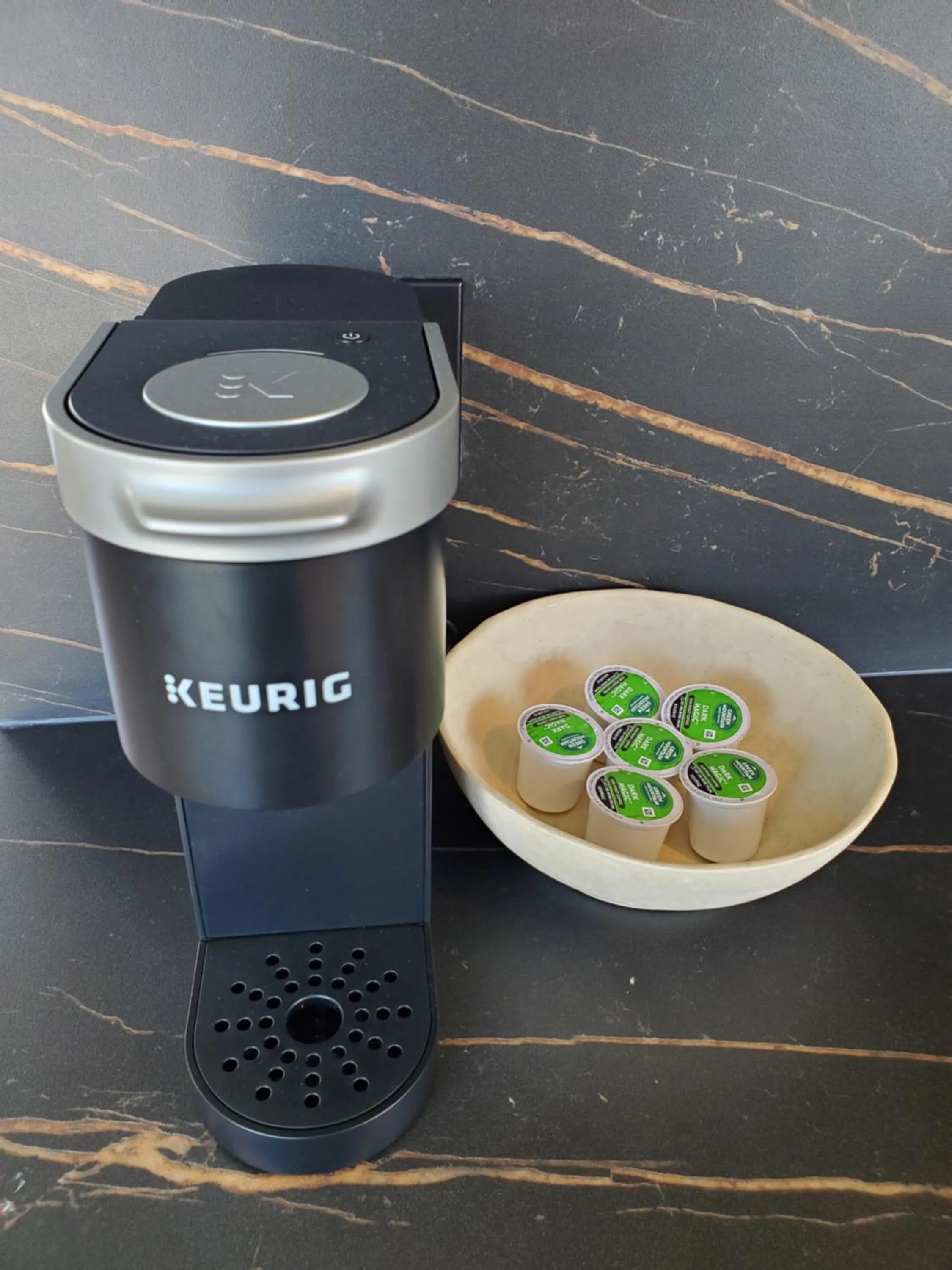 Coffee/tea facilities in Riverside Tower Hotel